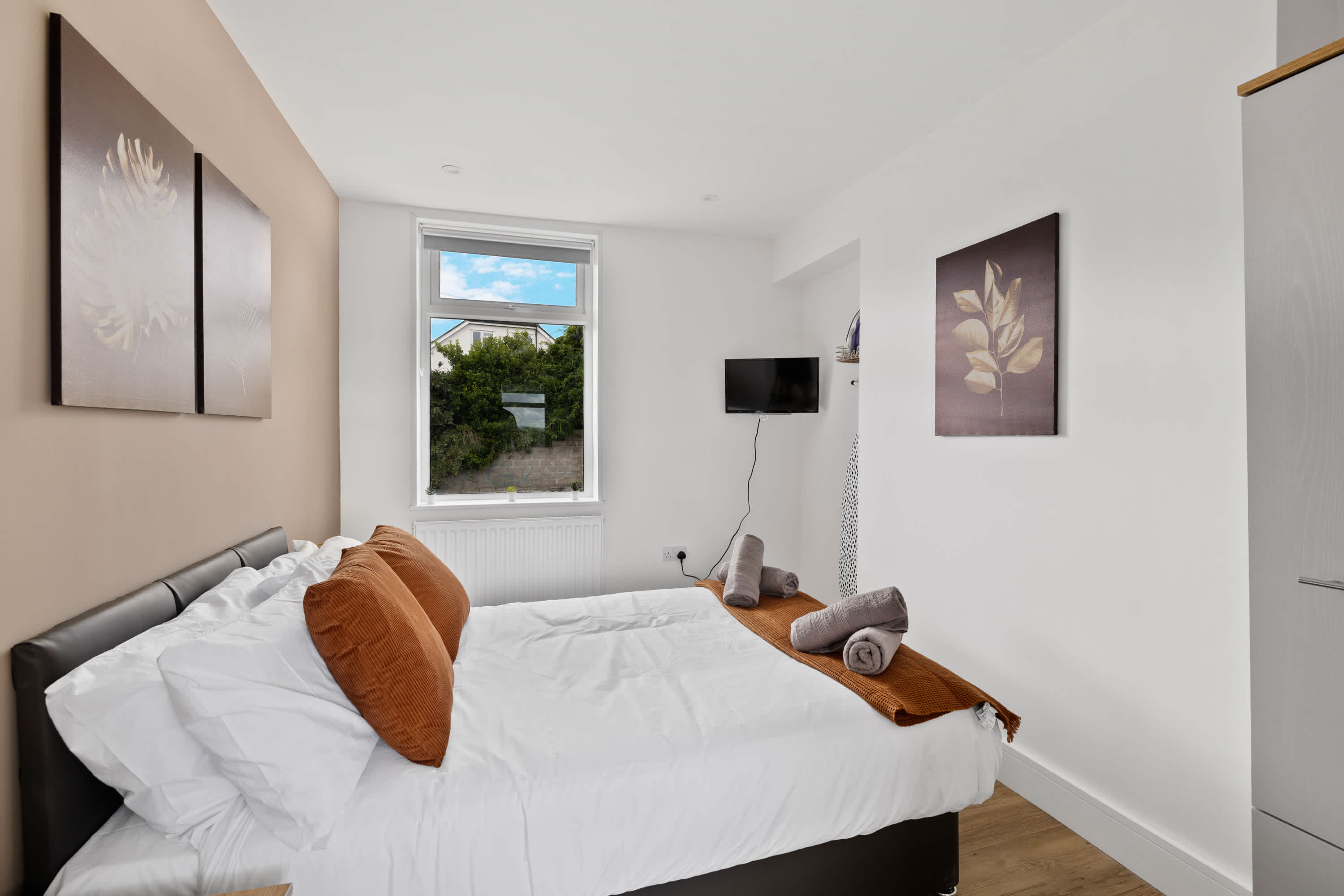 Modern & Cosy 2 Bed Apartment in Saltash