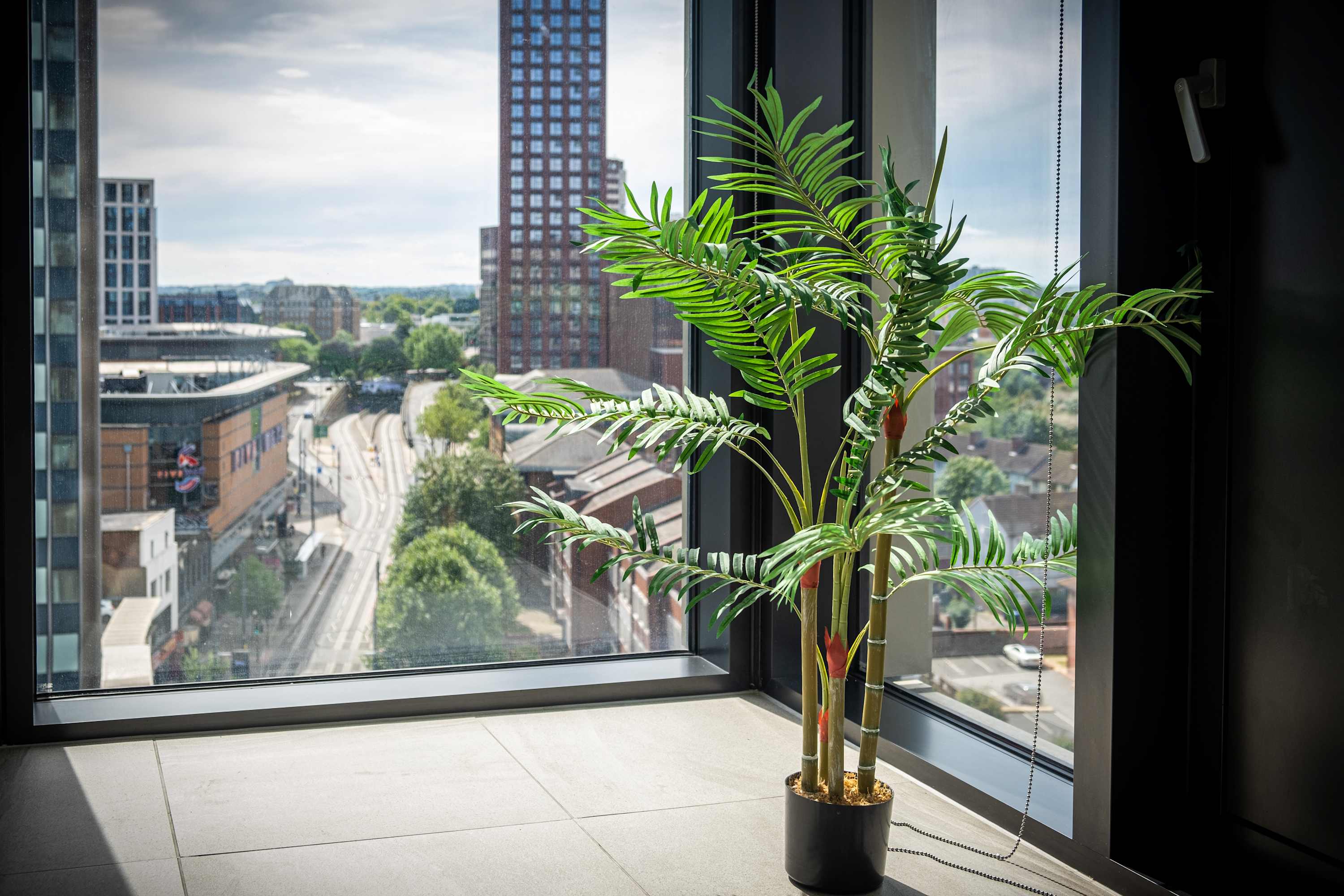View Bright & Comfortable 2-Bed Apartment near City Cen in Broad Street 218 B1 Bright & Comfortable 2-Bed Apartment near City Cen in Broad Street 218 B1 - Property image 27 - VivreStays