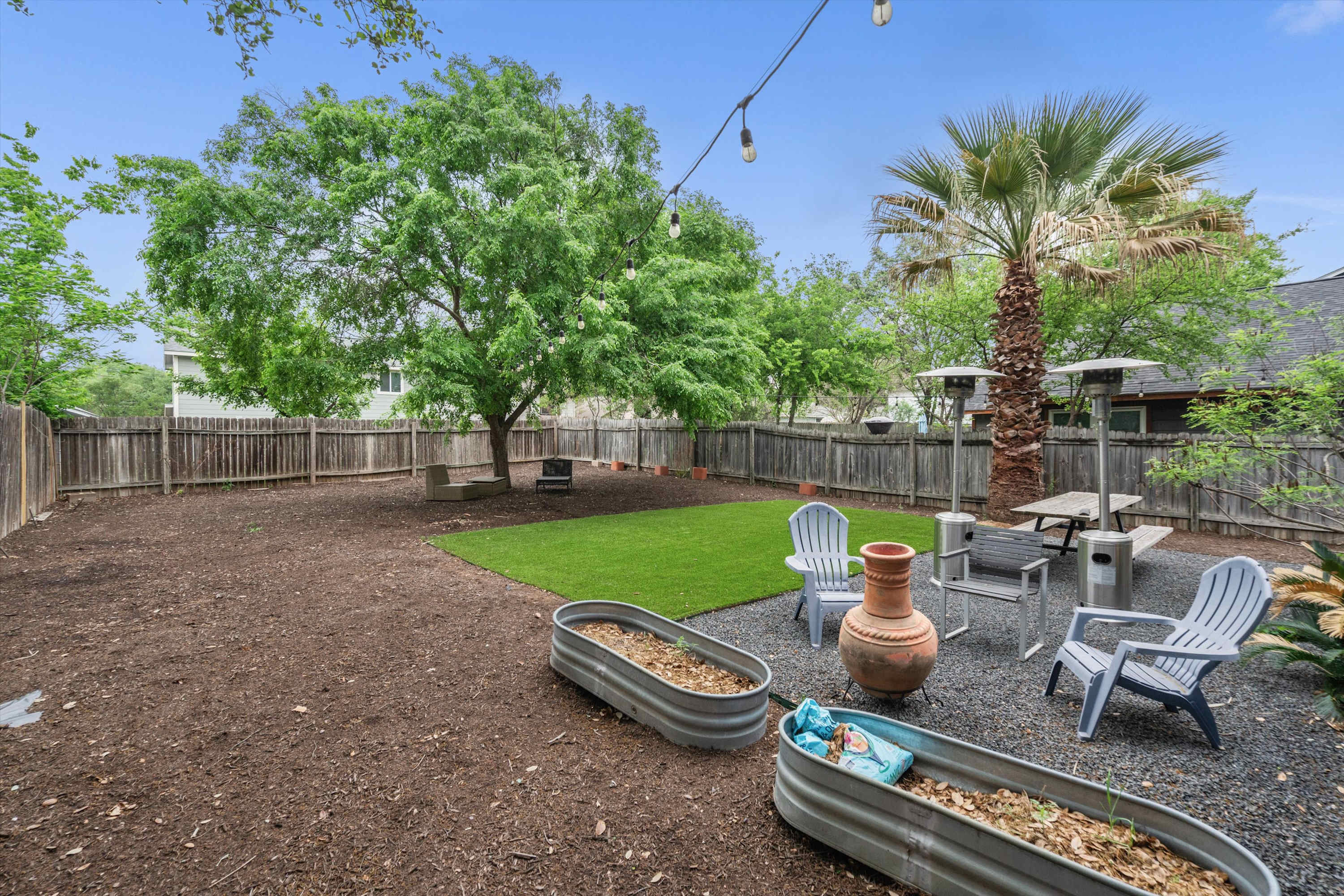 Downtown, UT, Walkable, East Austin Gem
