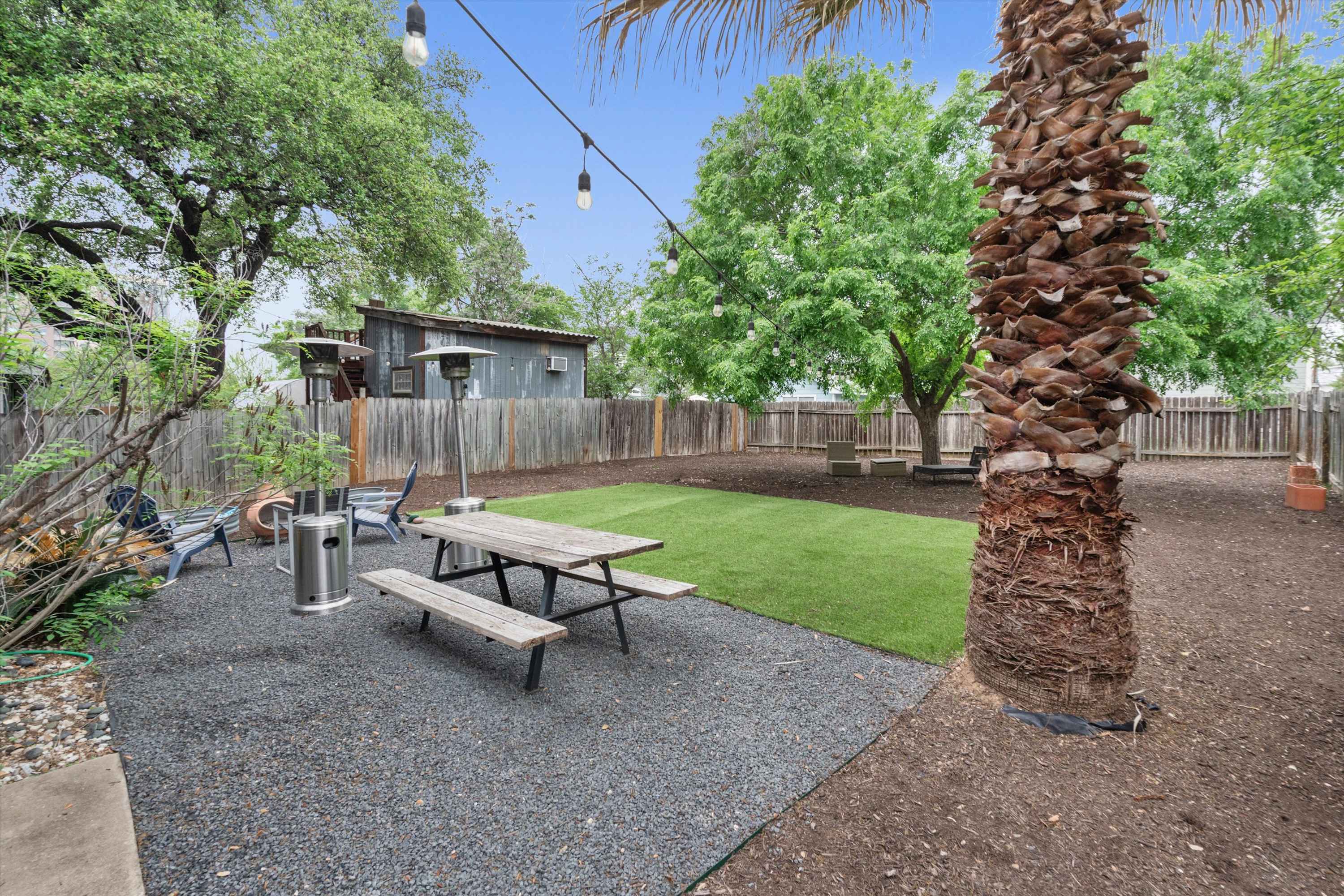 Downtown, UT, Walkable, East Austin Gem