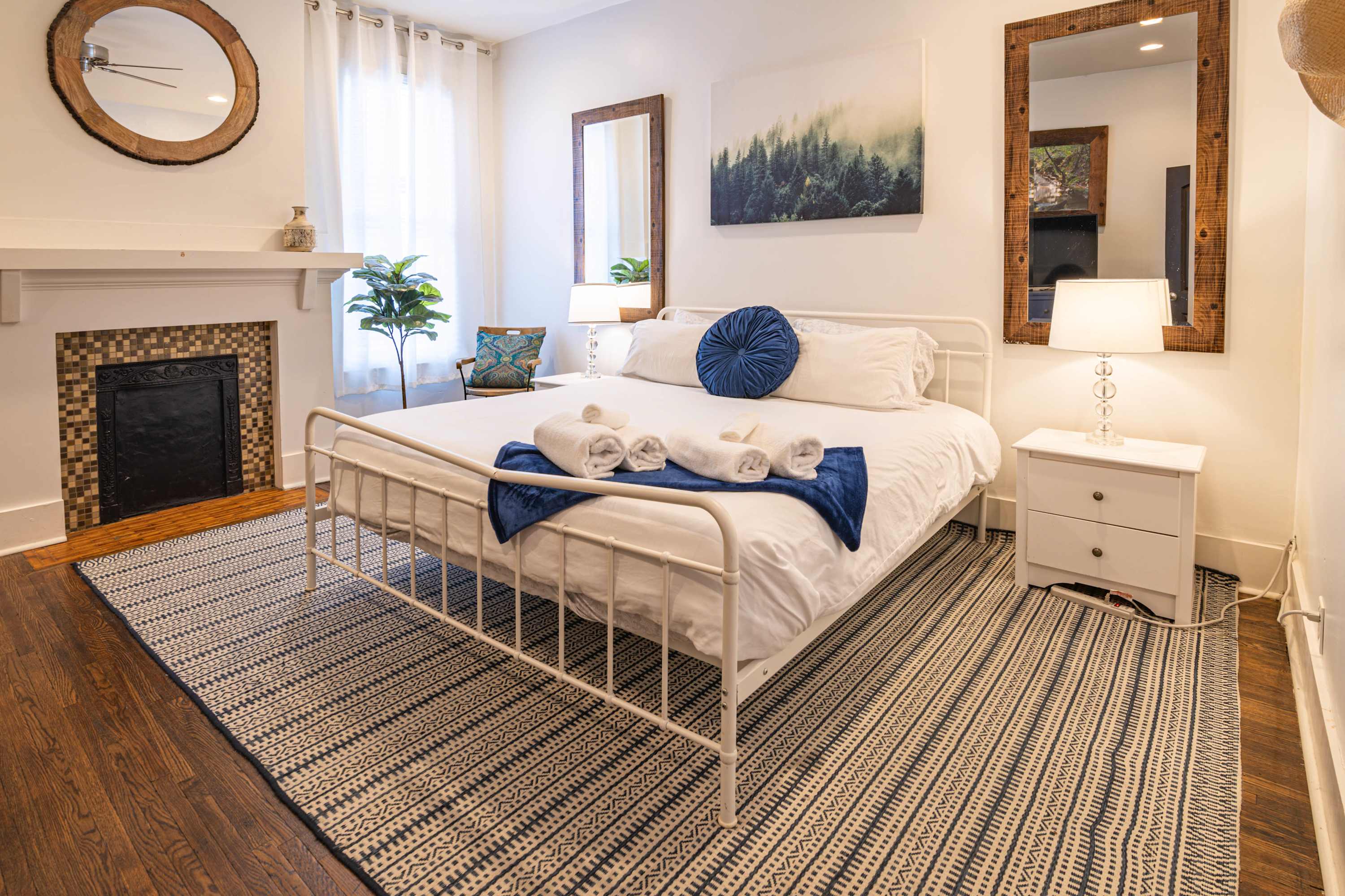 East Nash Bungalow | Fire Pit + Yard | Sleeps 6