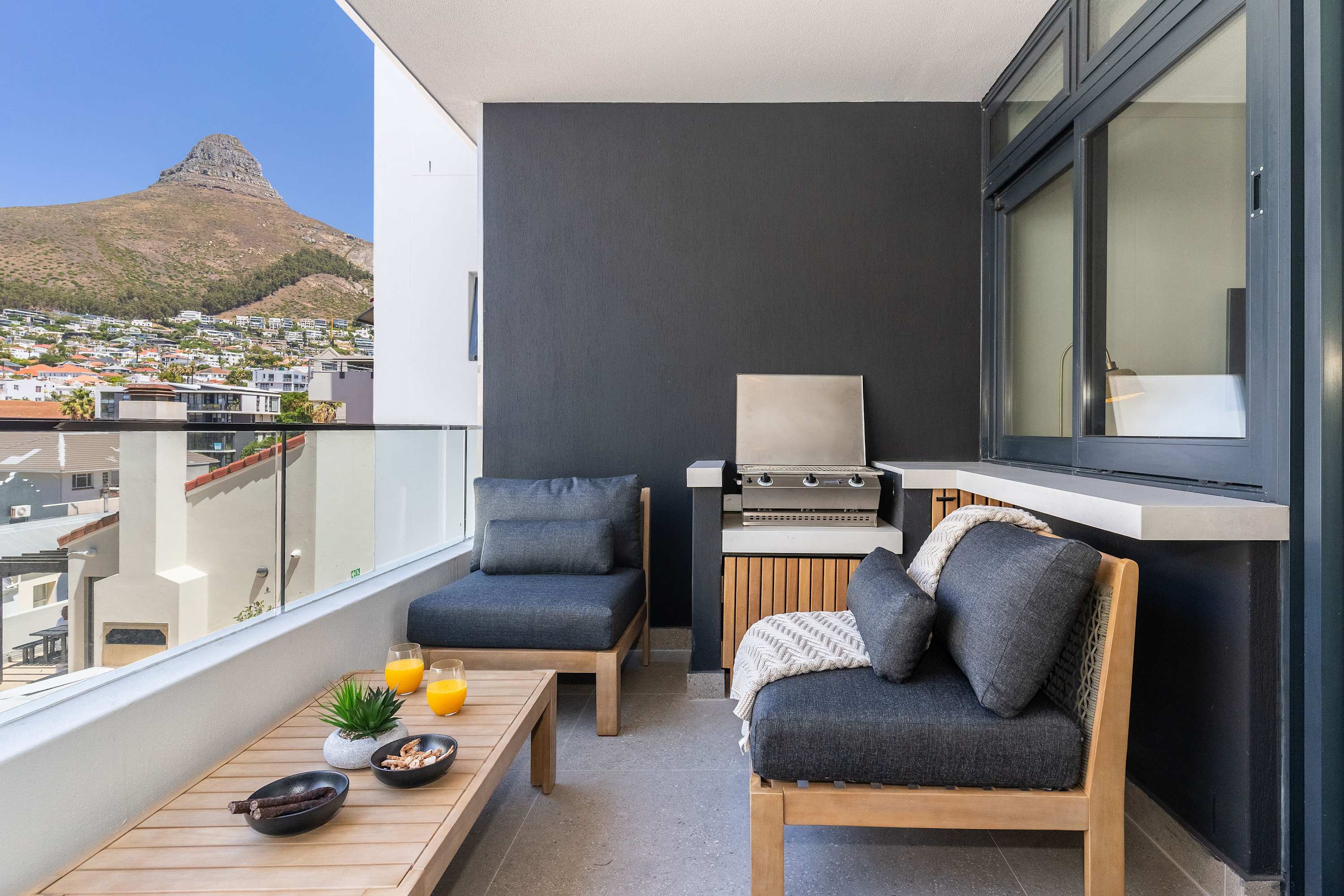 Jade Views Sea Point - Studio, pvt balcony, views — Cape Town, Western Cape — vacation rental