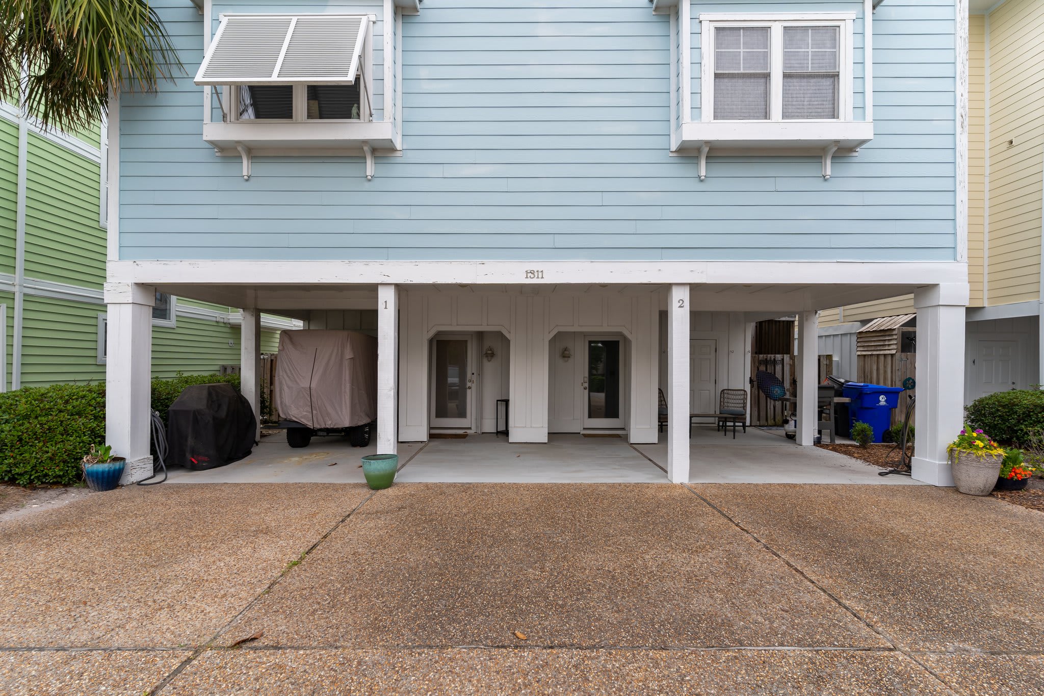 Steps to the Sand in Carolina Beach, Sleeps 10! Villa 4