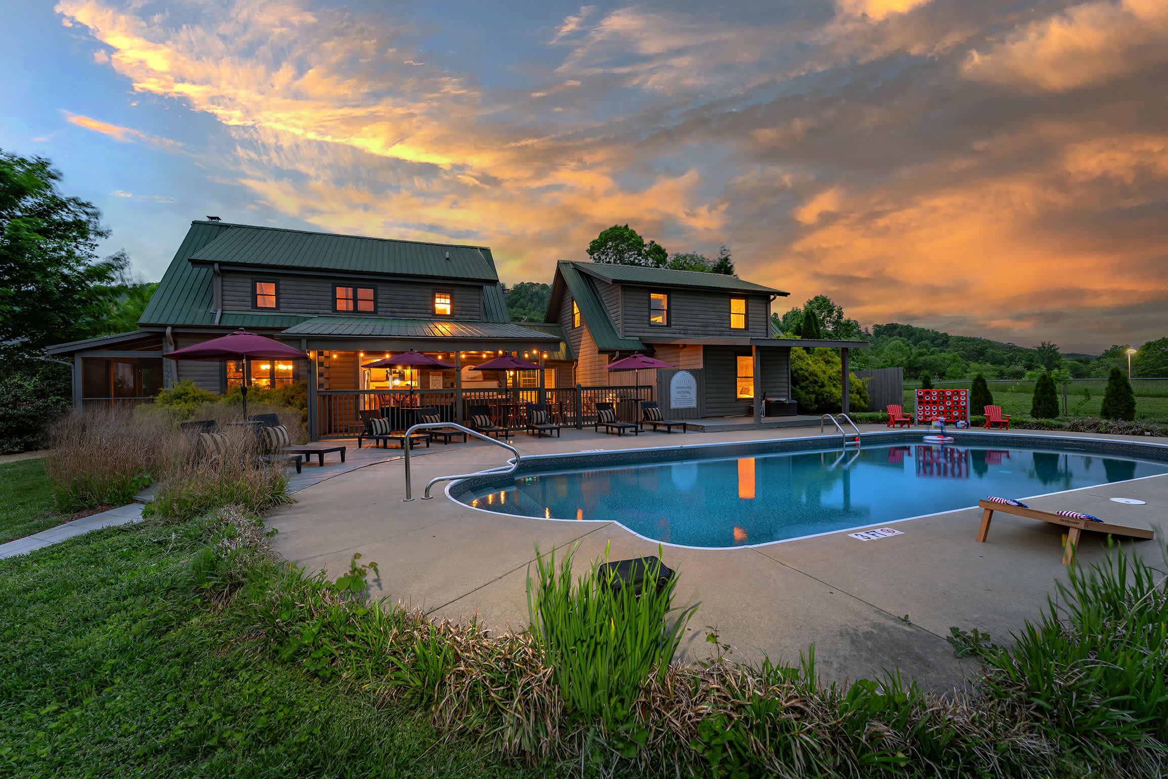 7 Br~Sleeps 20~Sport Court~Pool~Hot Tub~Playground — Buncombe County, NC — vacation rental