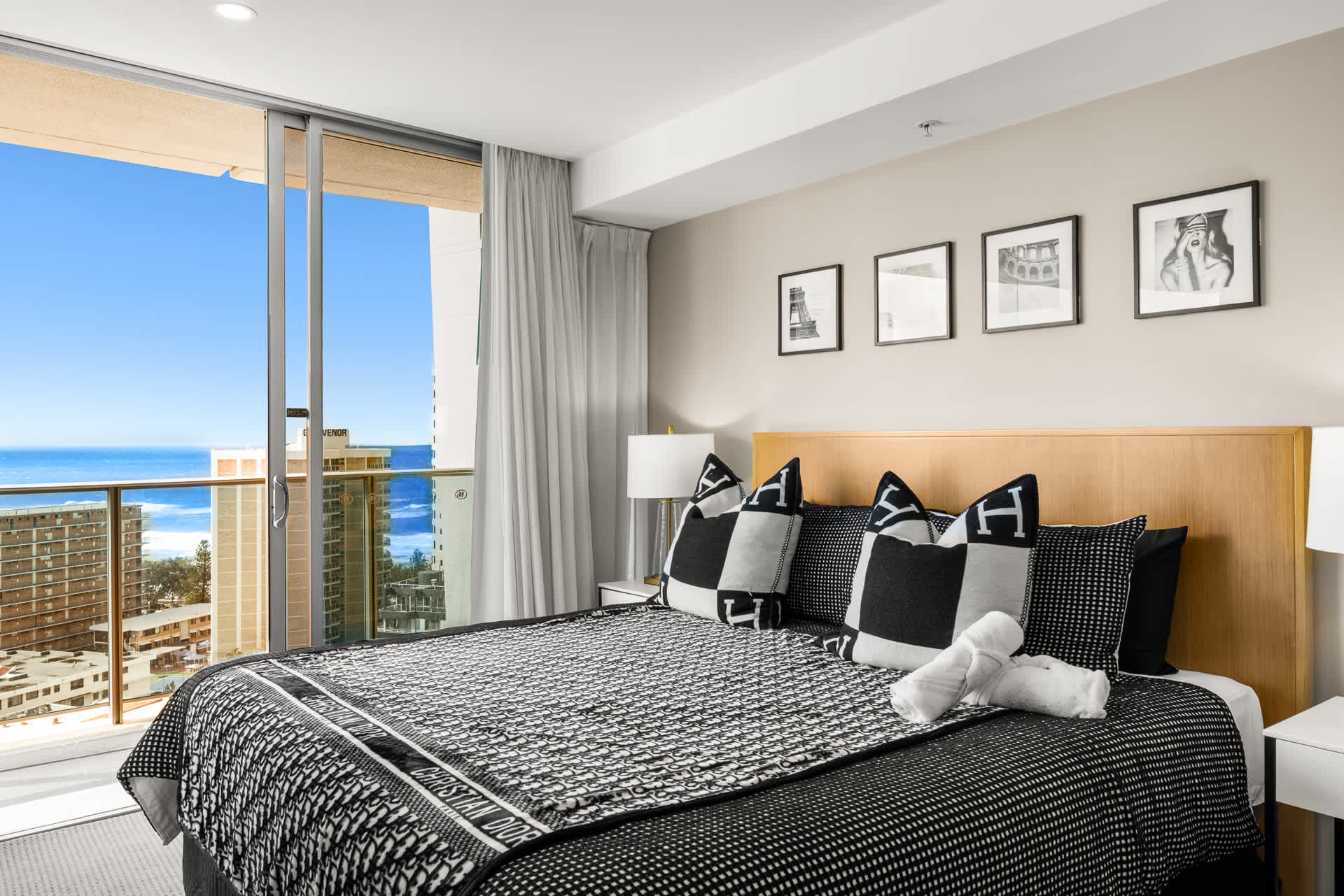 Vogue themed Getaway| Great Ocean Views! — Surfers Paradise, Queensland — vacation rental