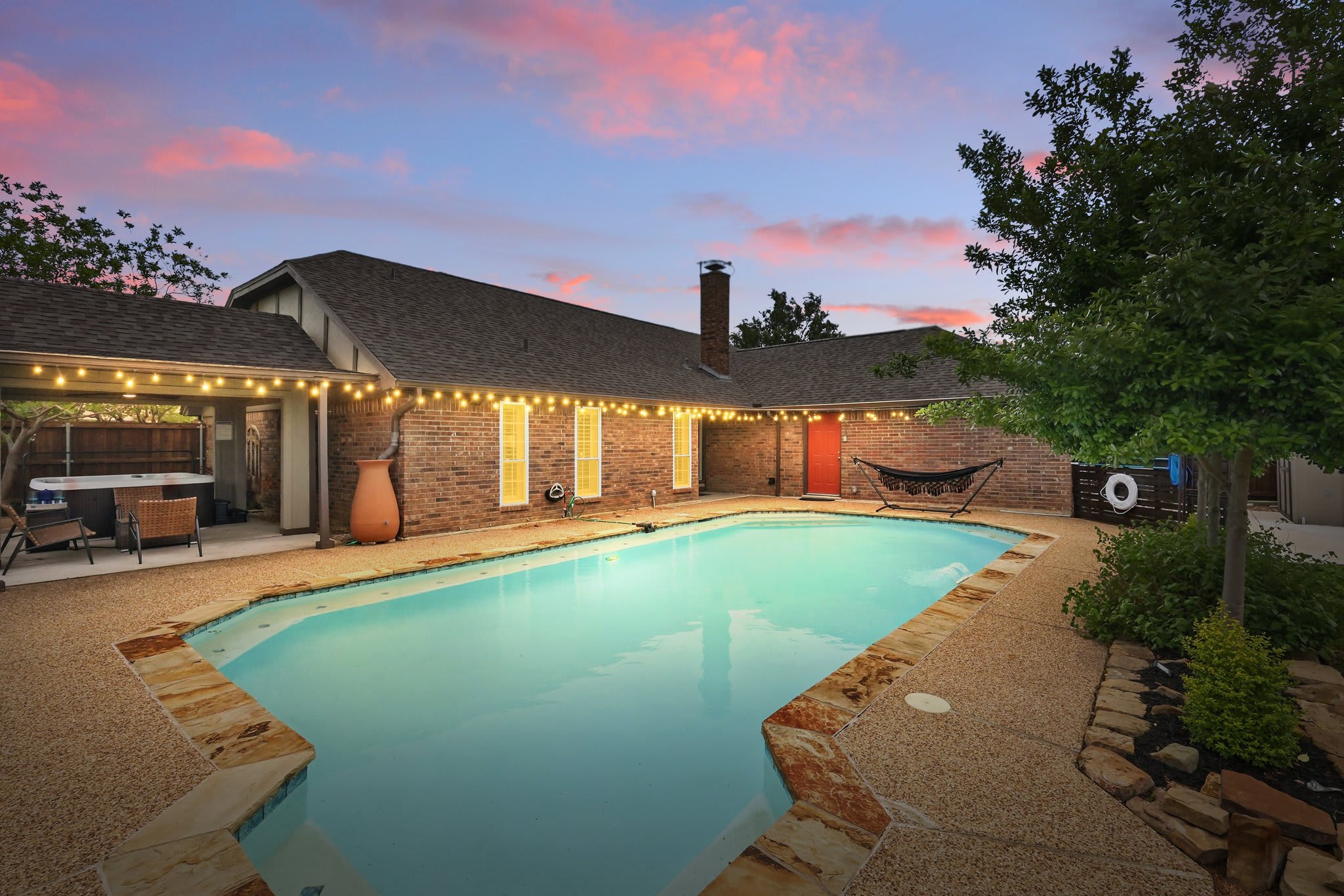 Country Living x Backyard Pool Oasis (4-BD/2-BA) — Keller, TX — vacation rental