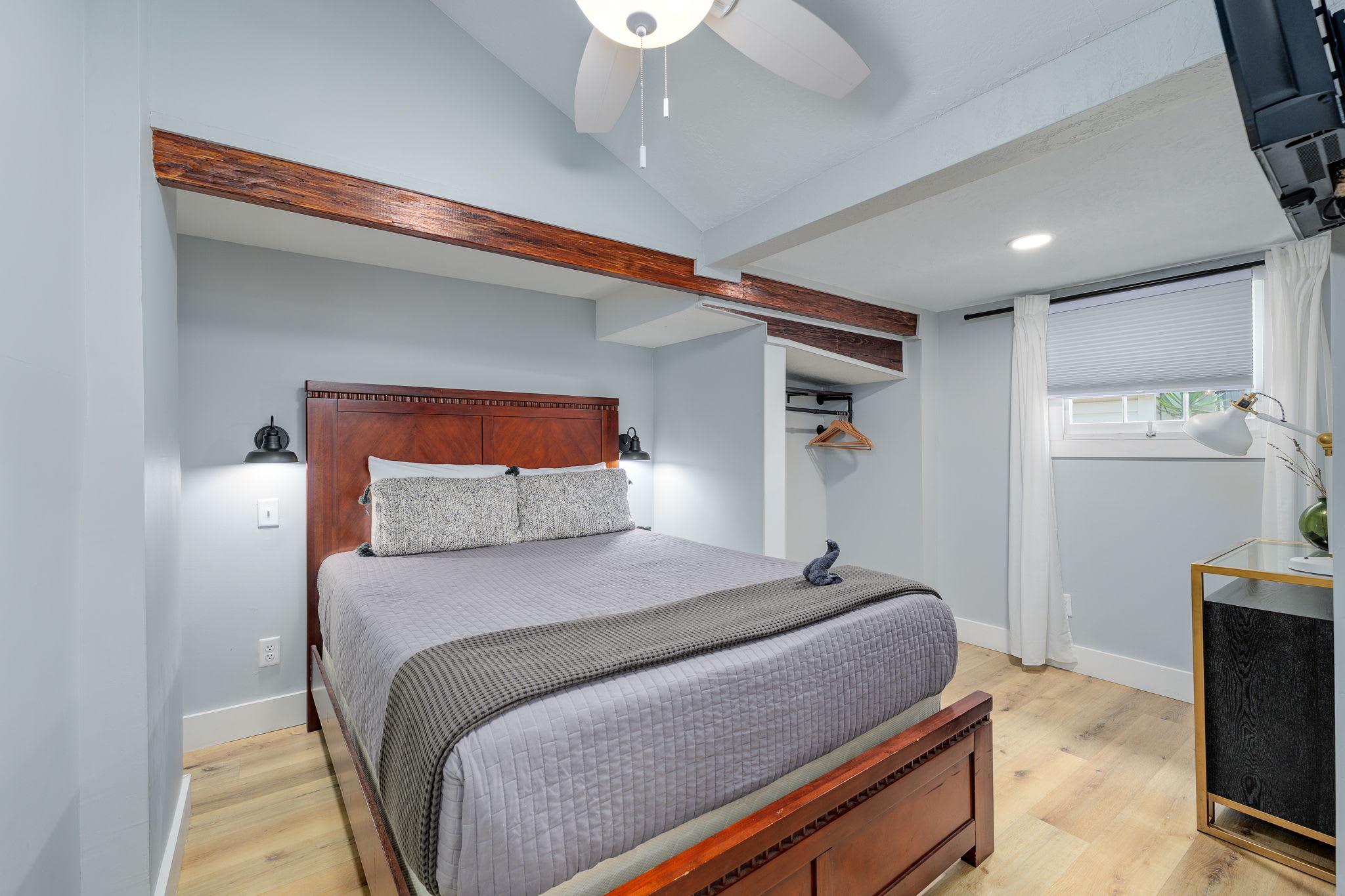 Courtyard Flat | City Center | Hot Tub — photo 12