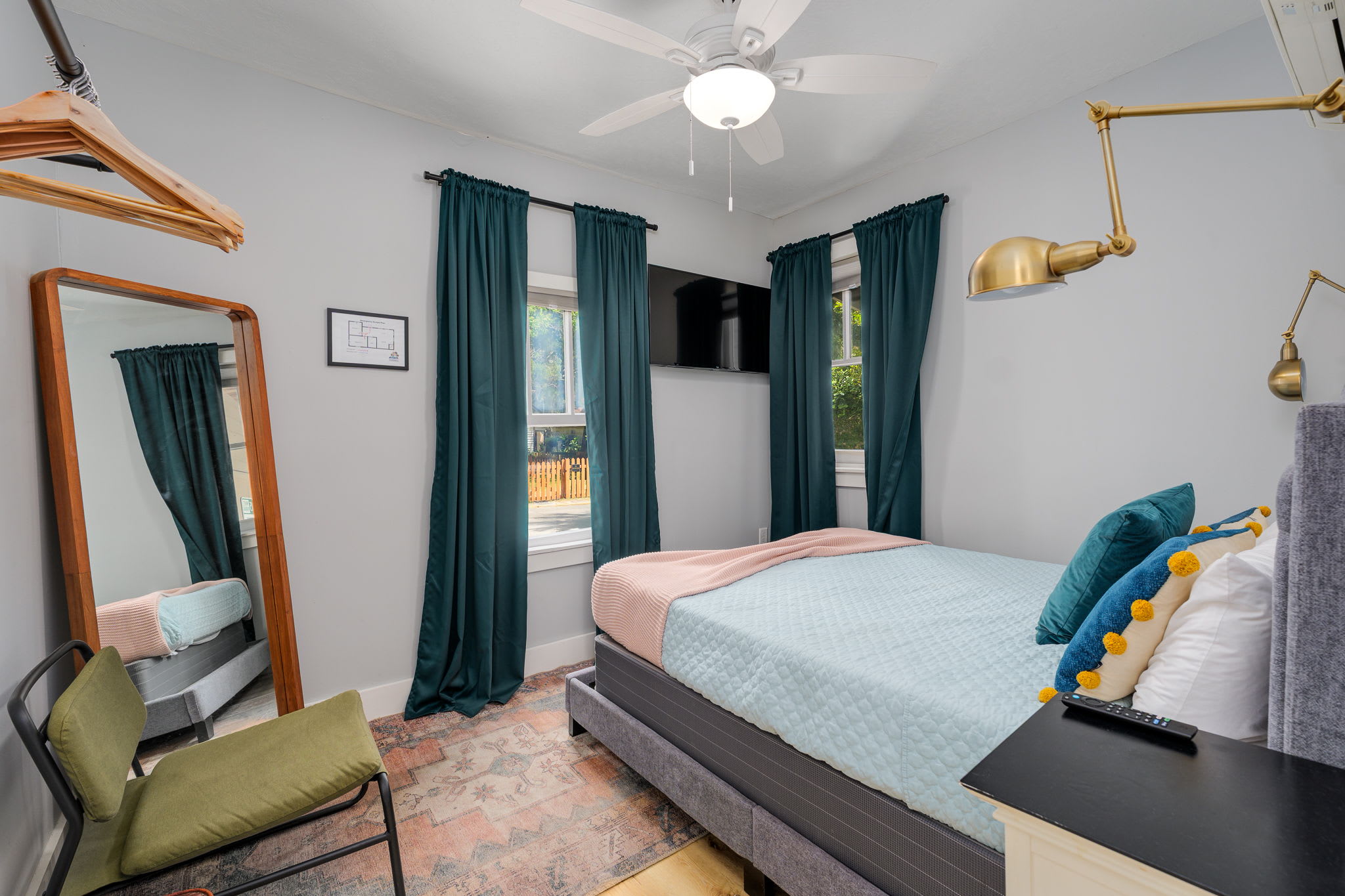 Courtyard Flat | City Center | Hot Tub — photo 14