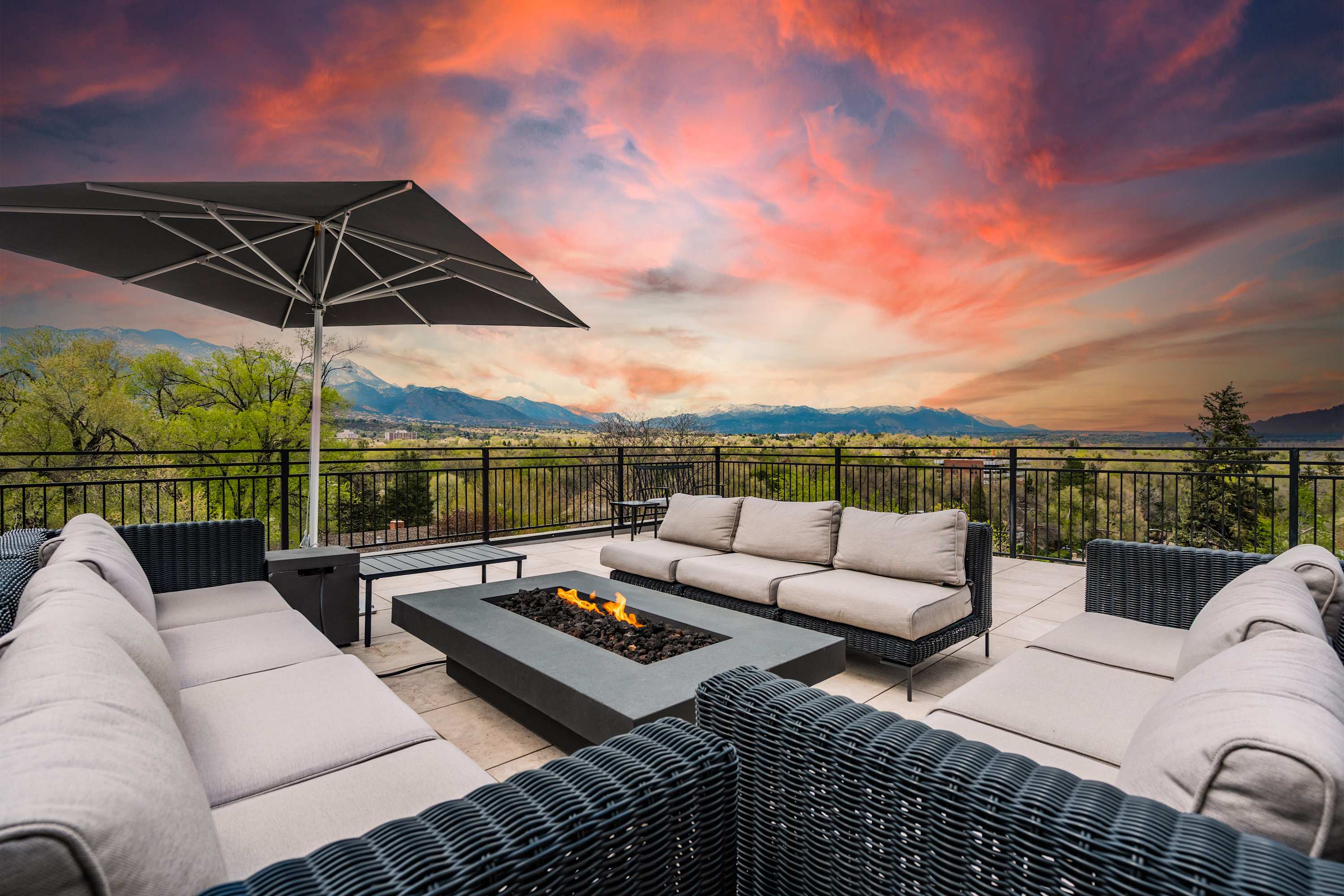 The Overlook! Rooftop w/ Mtn Views by Broadmoor — Colorado Springs, CO — vacation rental