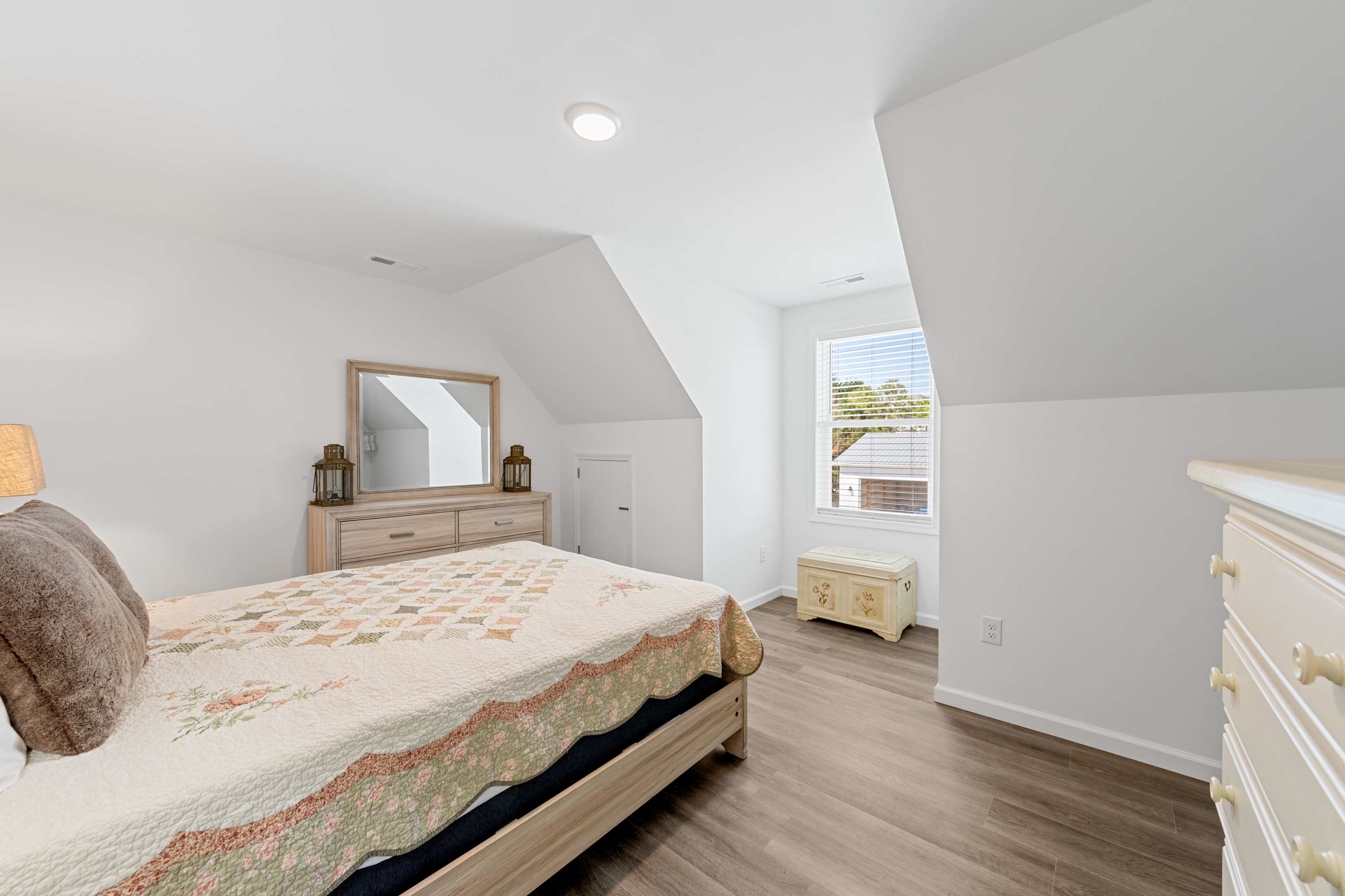 38030 Keenwick Family Home
