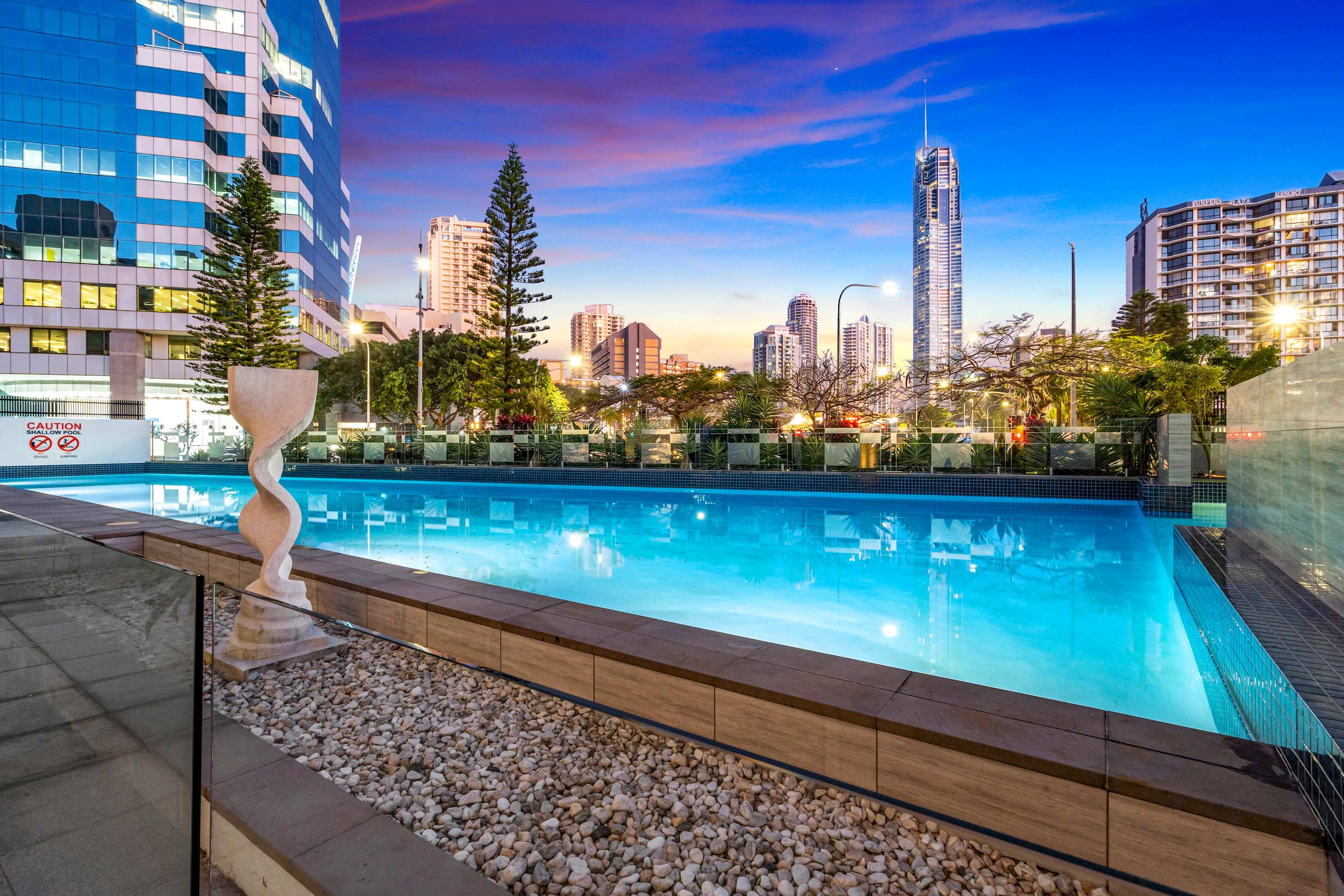 Avalon, Surfers Paradise