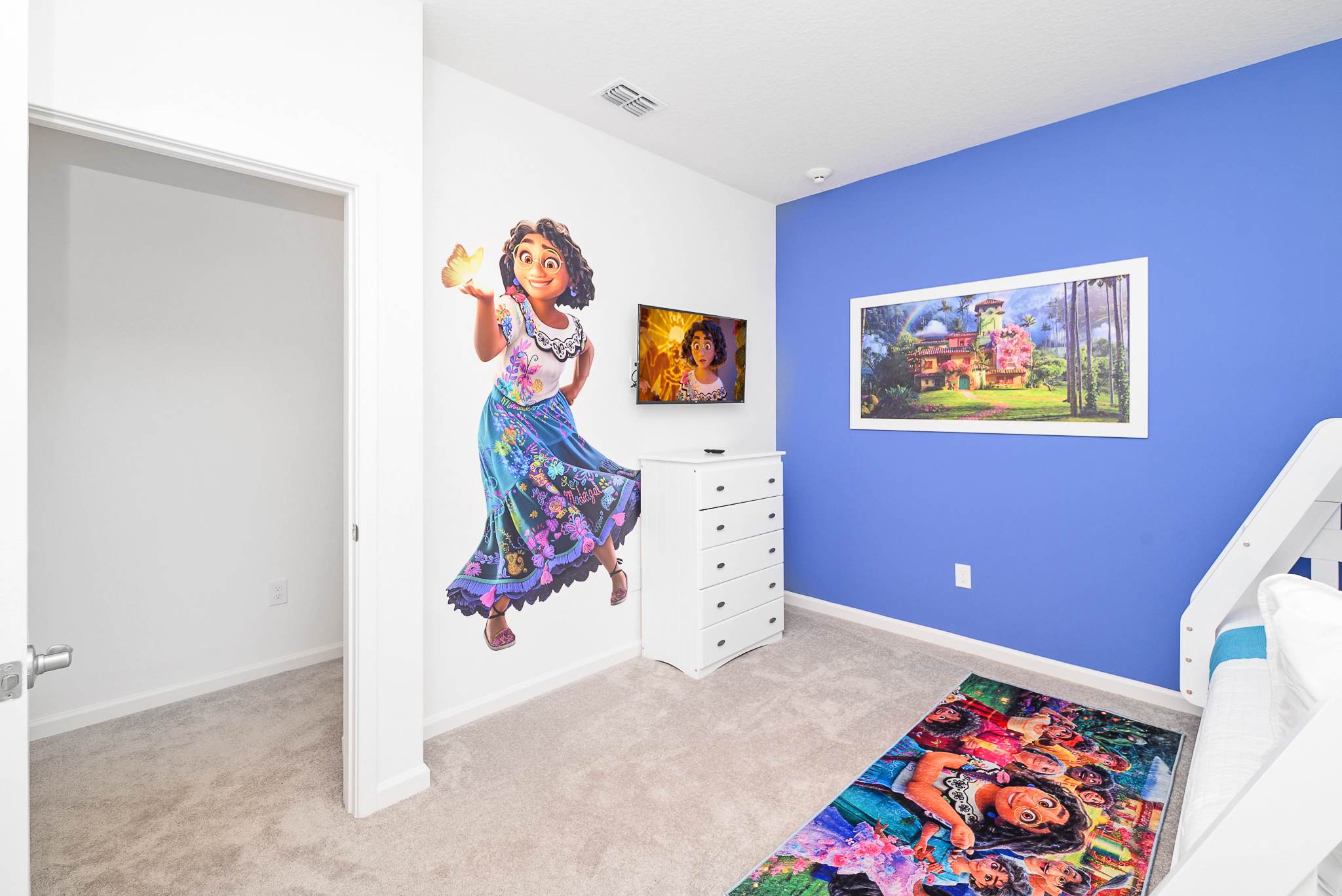 Moana themed bunk bedroom