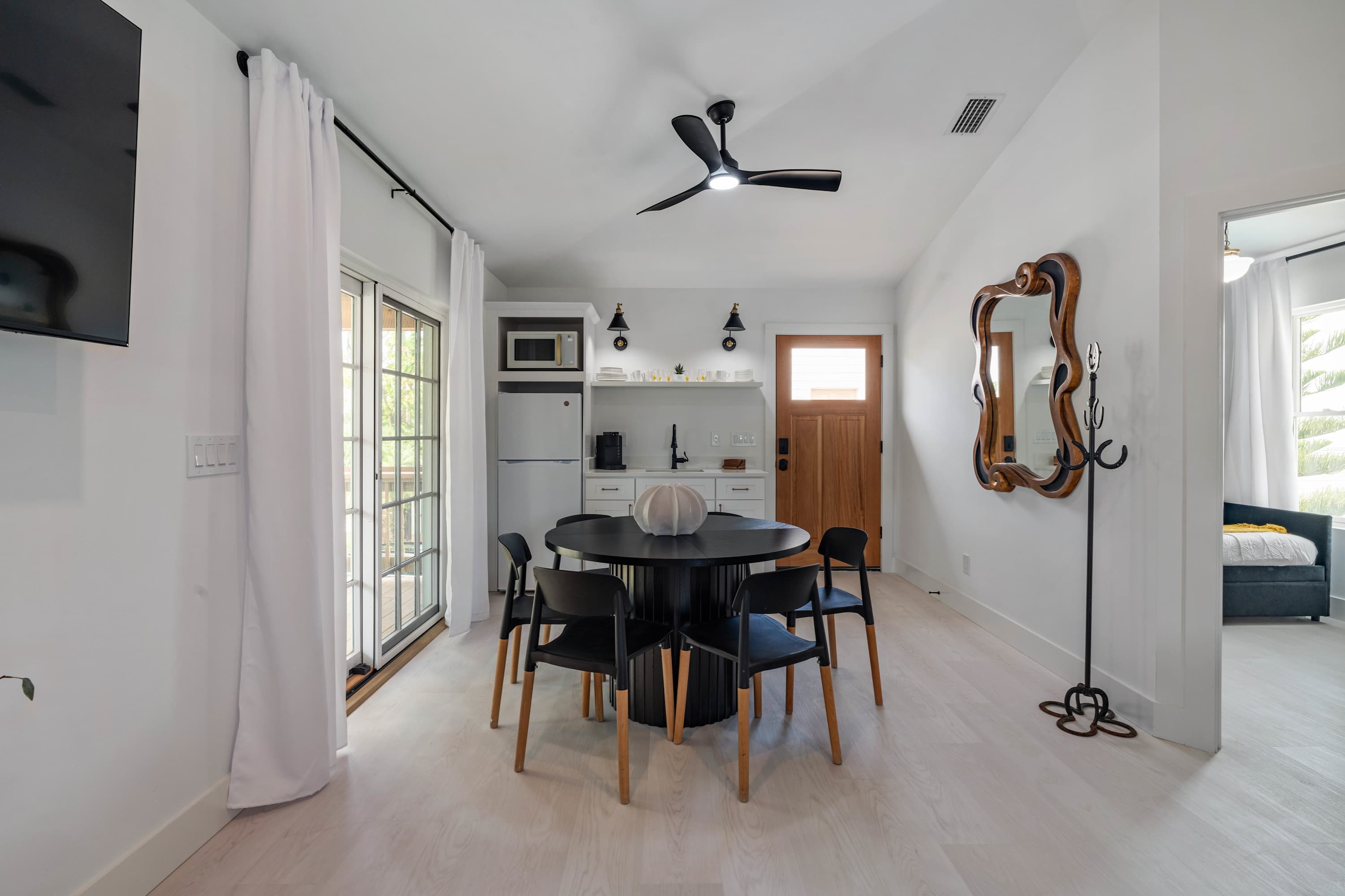 The Floridian Suite | Heated Pool | Walk to DNTN — photo 11