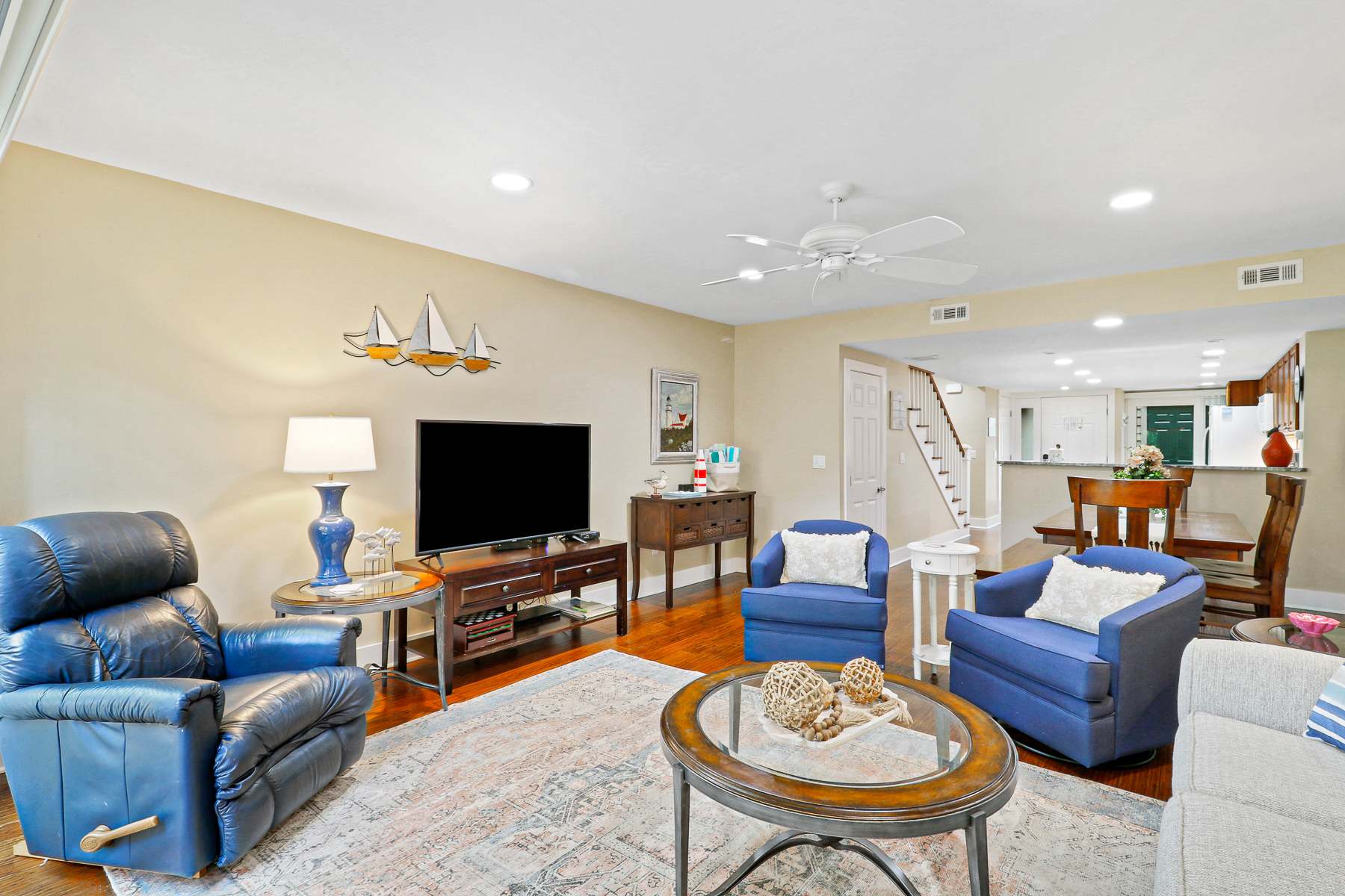 3 Story Condo Bonus Room Upstairs