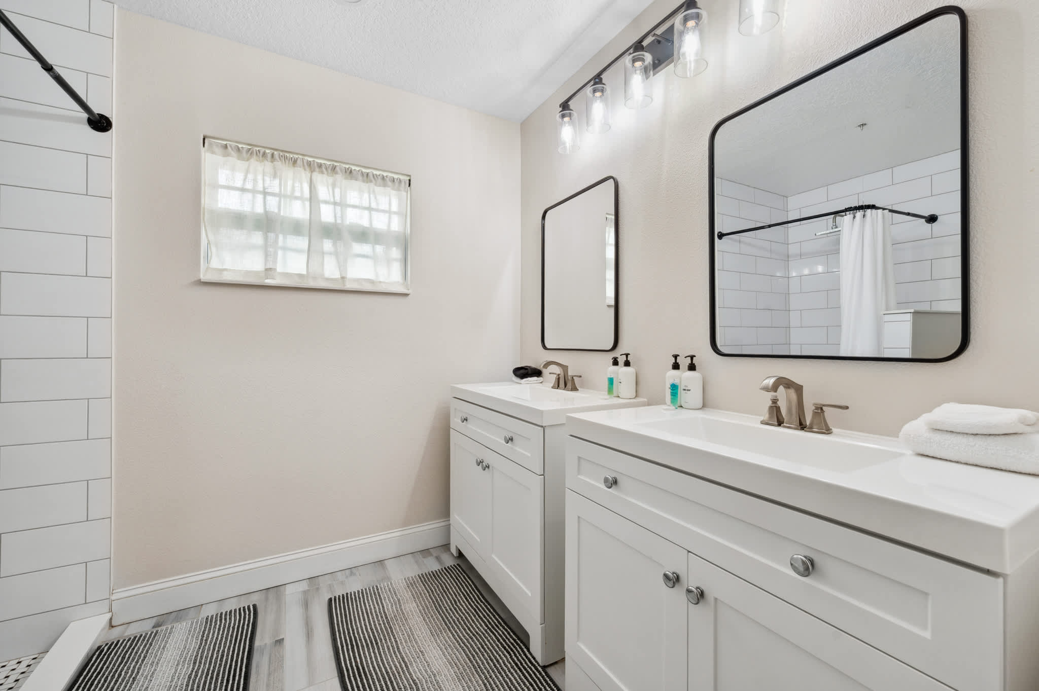 Spacious home w/ screened patio & EV charger