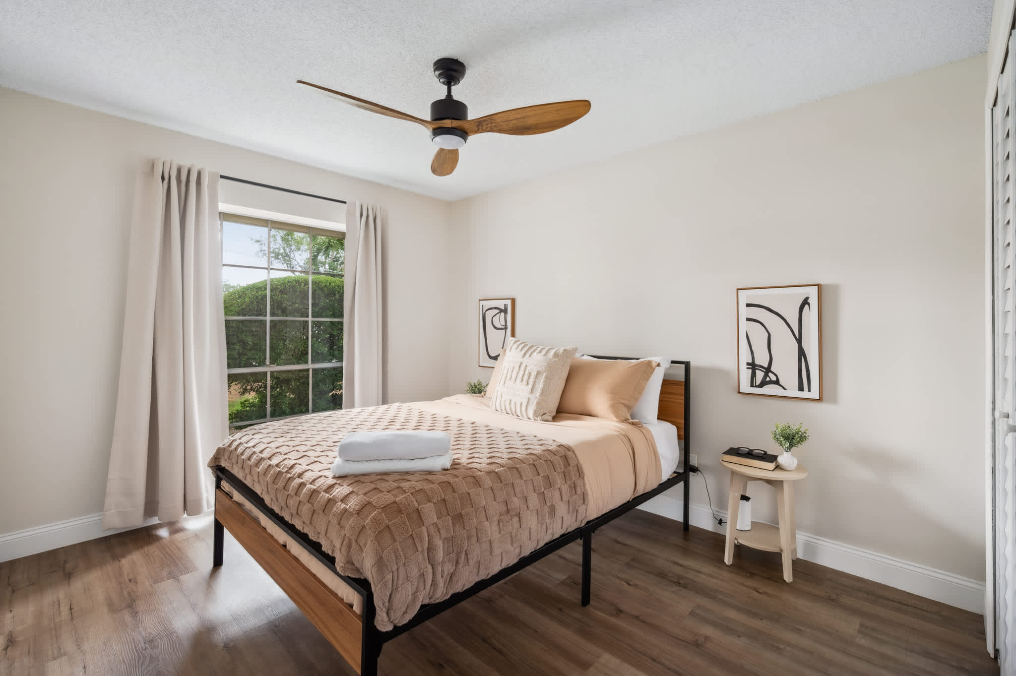 Spacious home w/ screened patio & EV charger