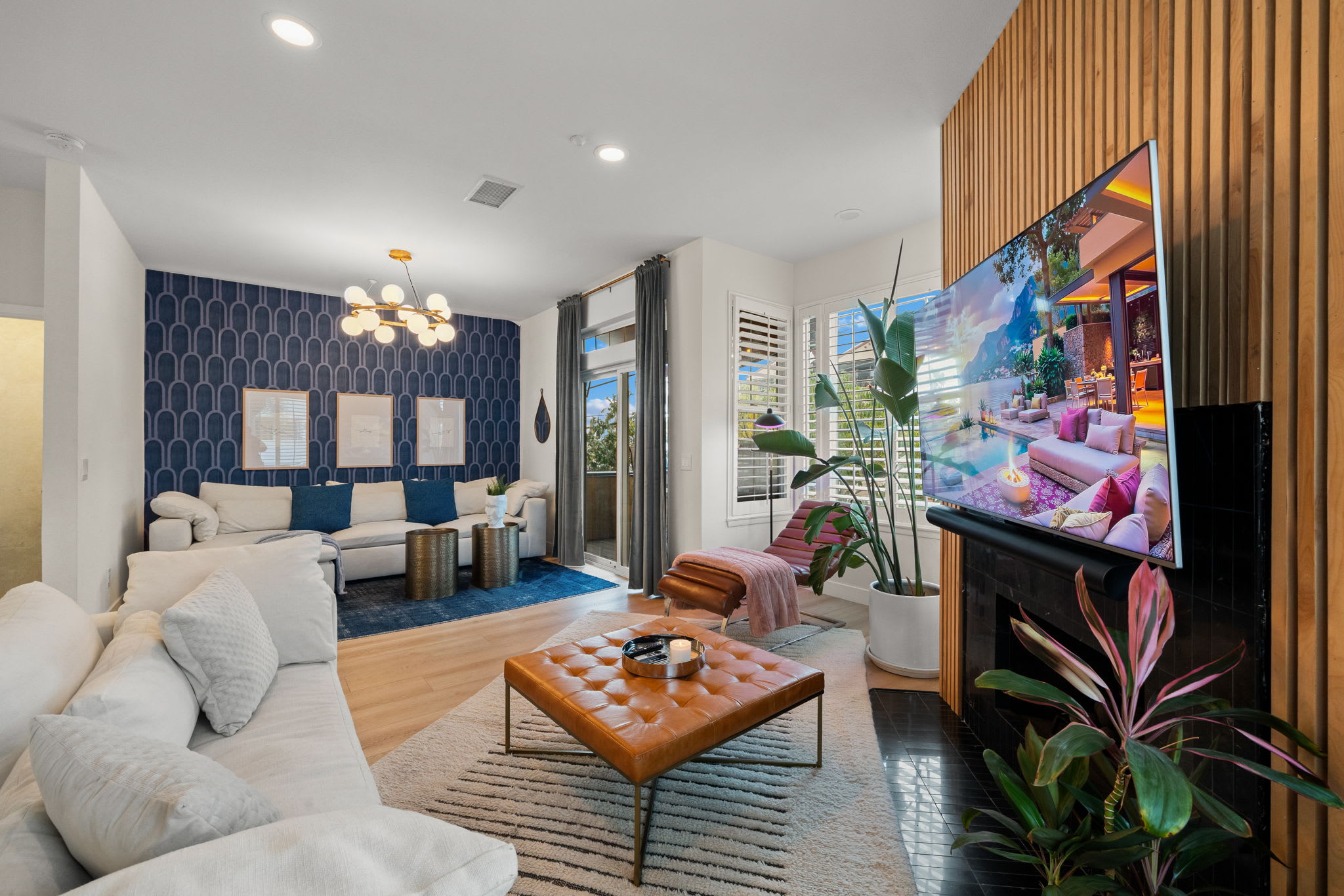 Hillcrest Hangar: Luxury Style, Urban Walkability!