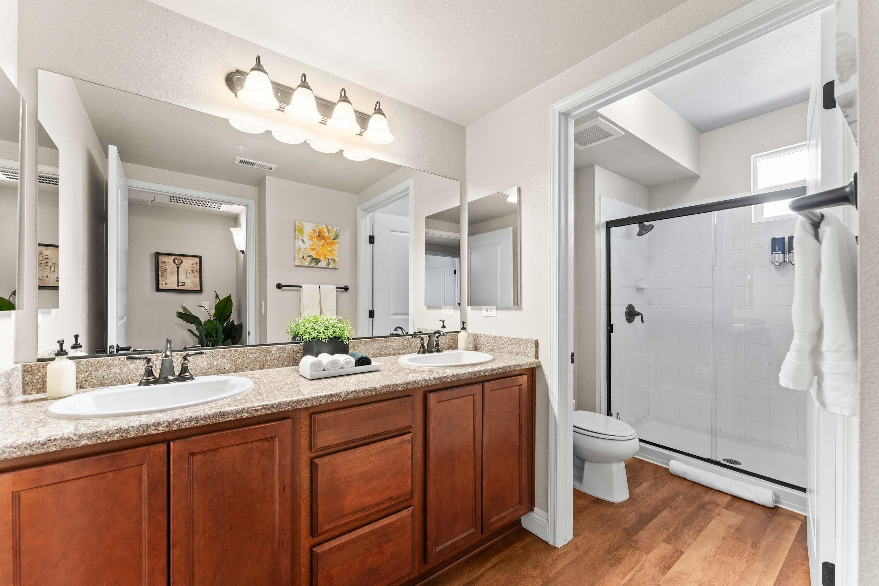 Stylish 1BR | Pool, Gym, Fast Wi-Fi & Free Parking 4