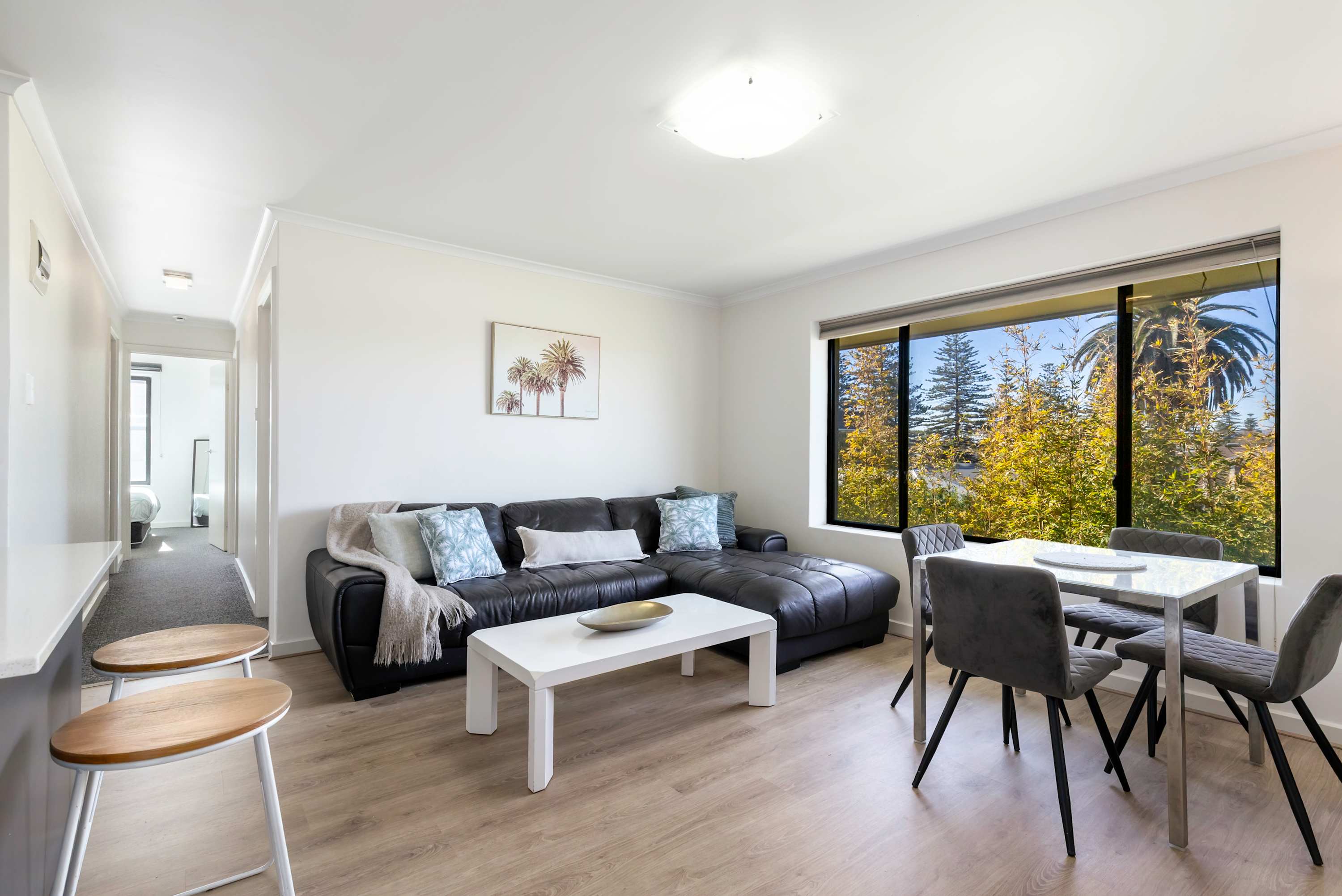 Beachside Breakaway Glenelg South 200m to the Beach — Glenelg South, South Australia — vacation rental