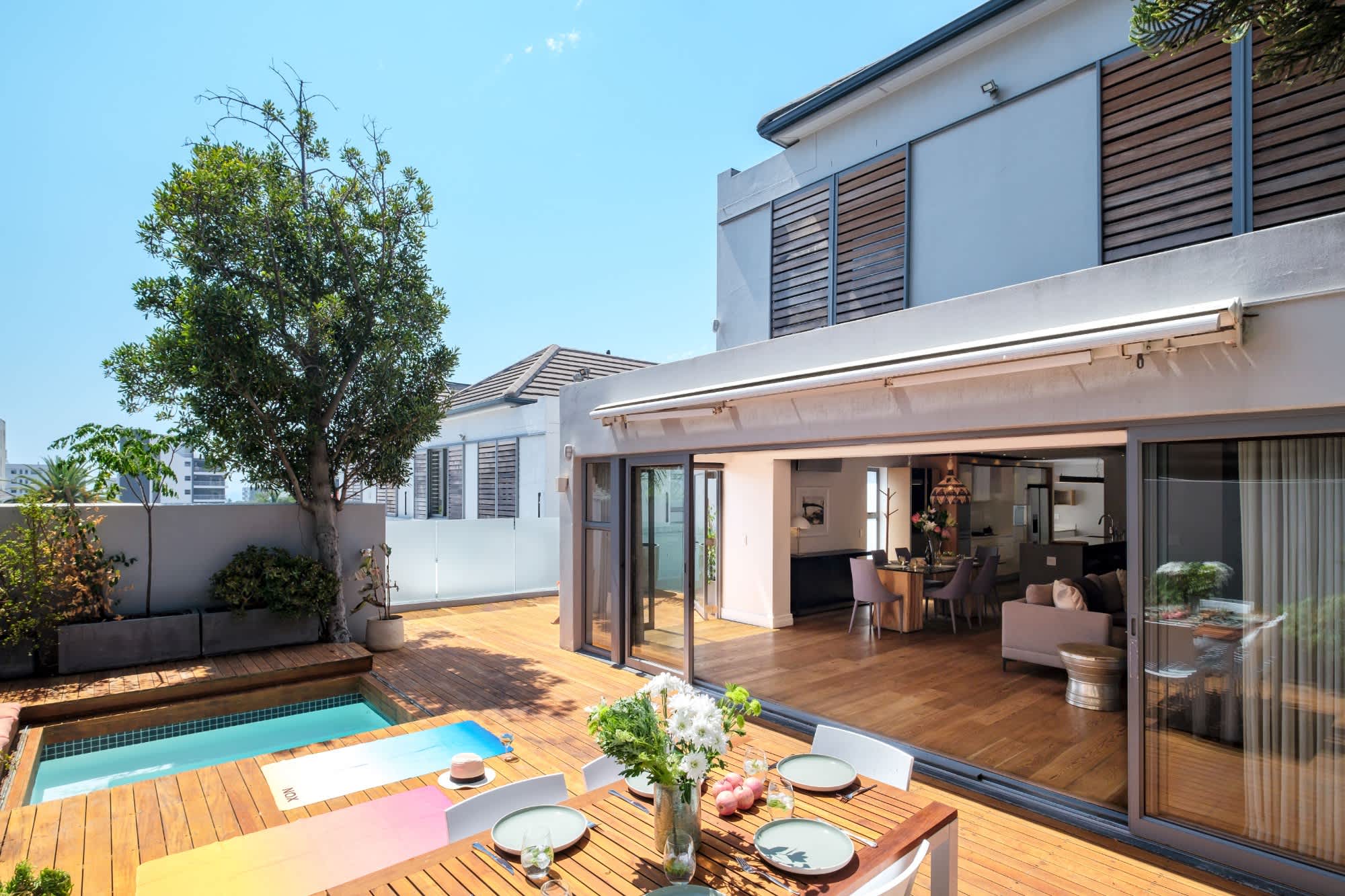Tranquil Escape in Sea Point Aureto