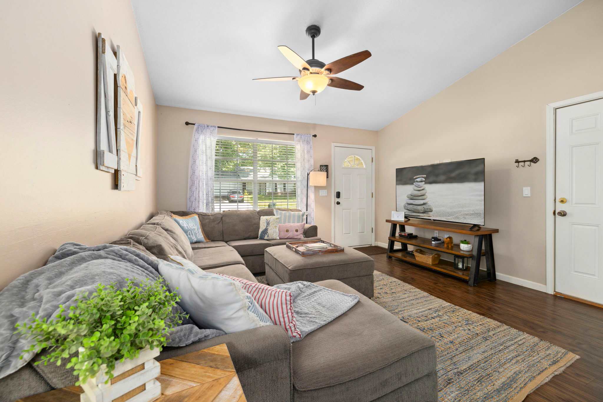 Cozy Cottage-3 mi to UofA-4 mi to DT 5