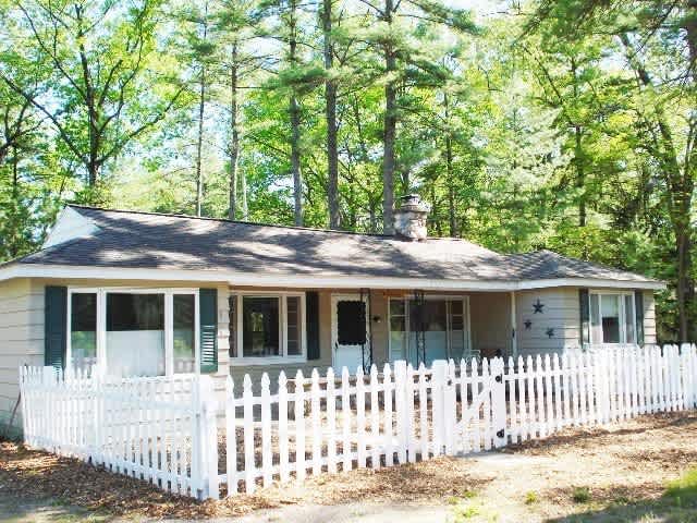 Lazy Dayz Cottage — Rapid City, MI — vacation rental