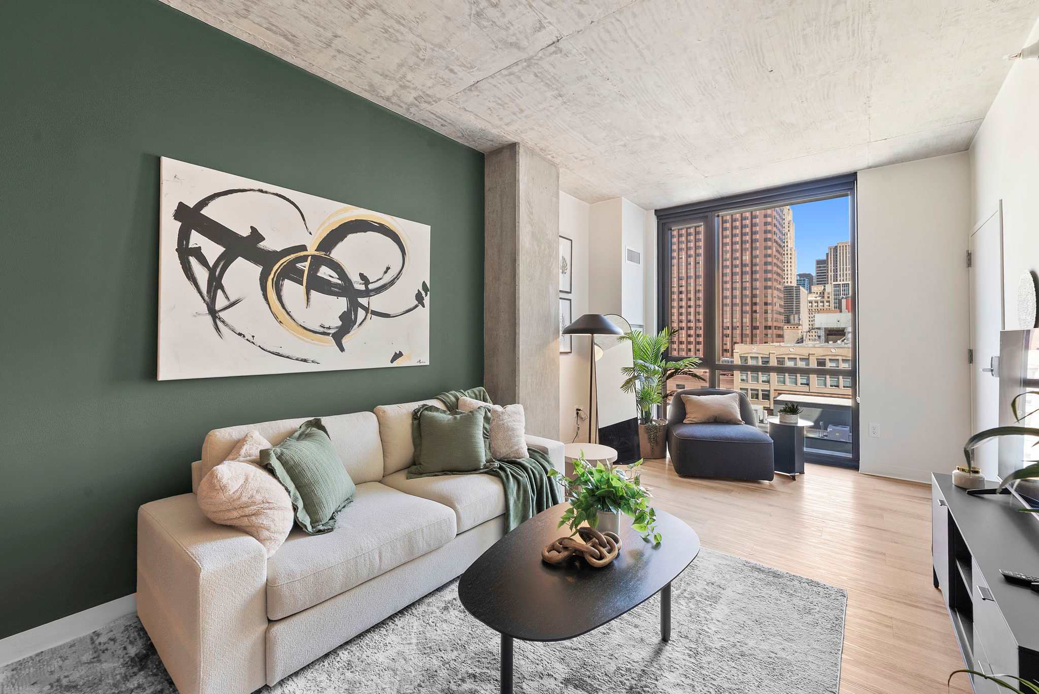 Printer's Row 3BD Apt w/ Pool, Roof, Deck, Parking — Chicago, IL — vacation rental