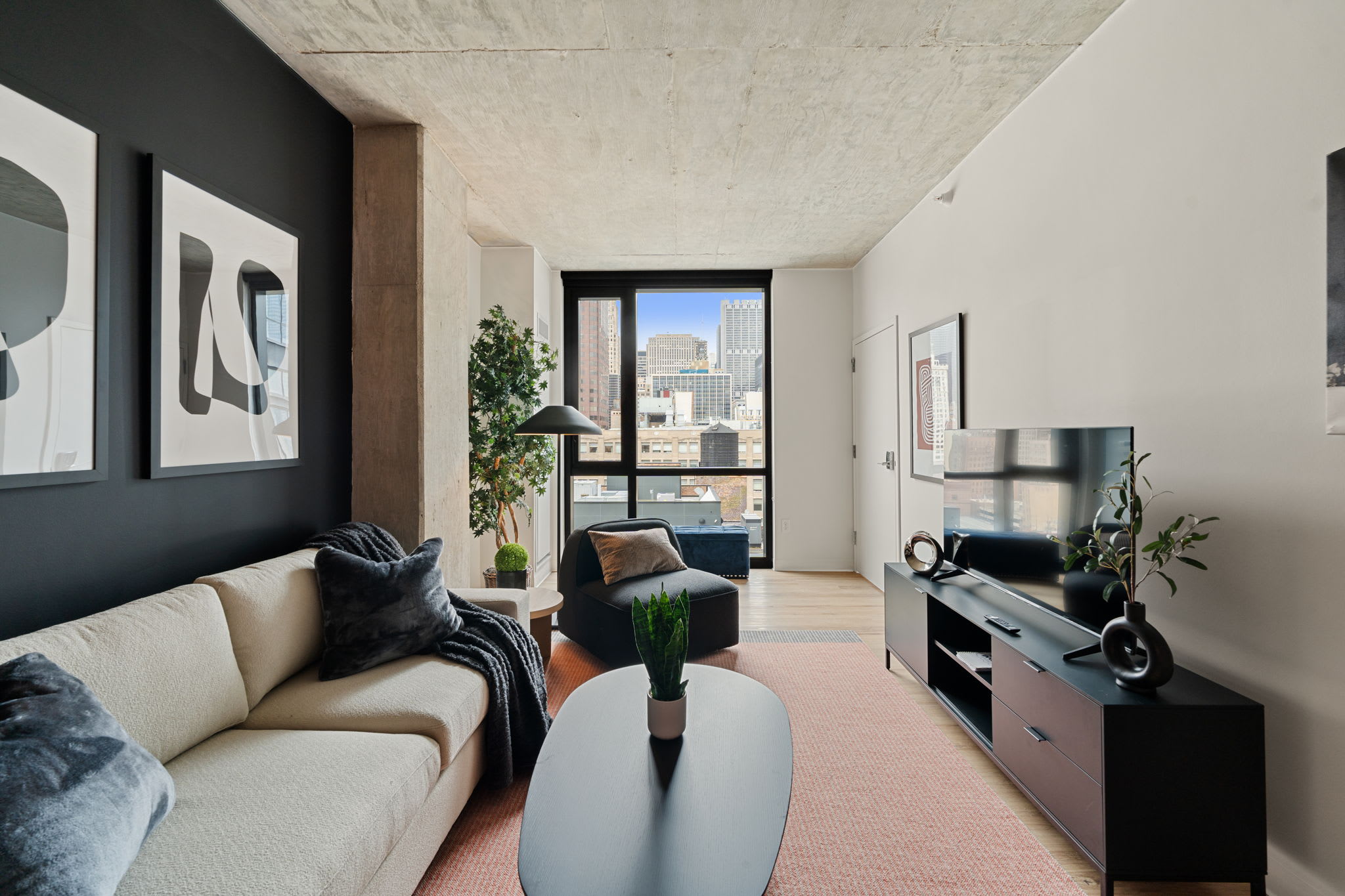 Downtown 3BD 3BA Condo|Parking, Pool, Gym, Rooftop — Chicago, IL — vacation rental