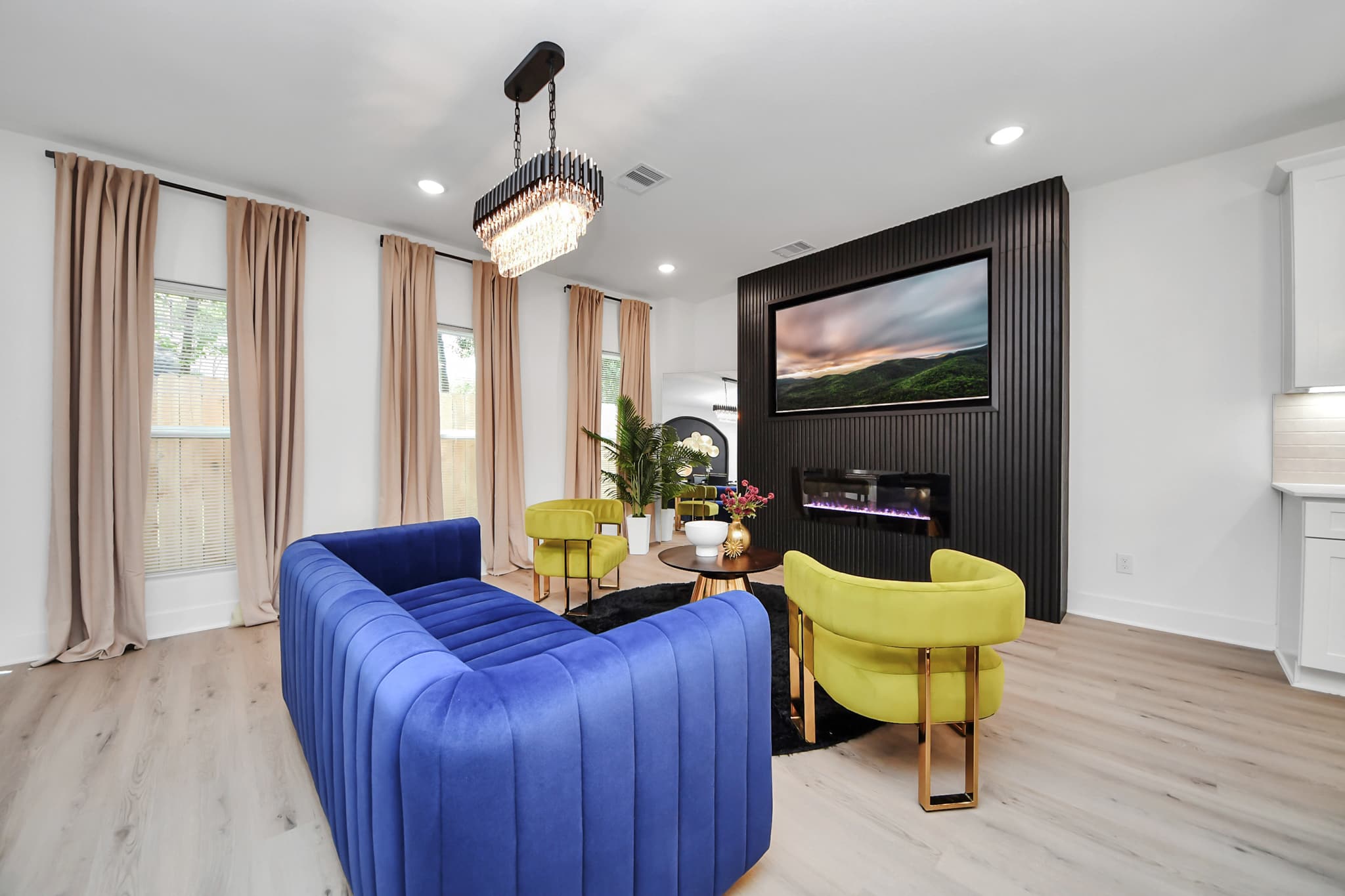 Luxury 3BR Retreat in Houston 2