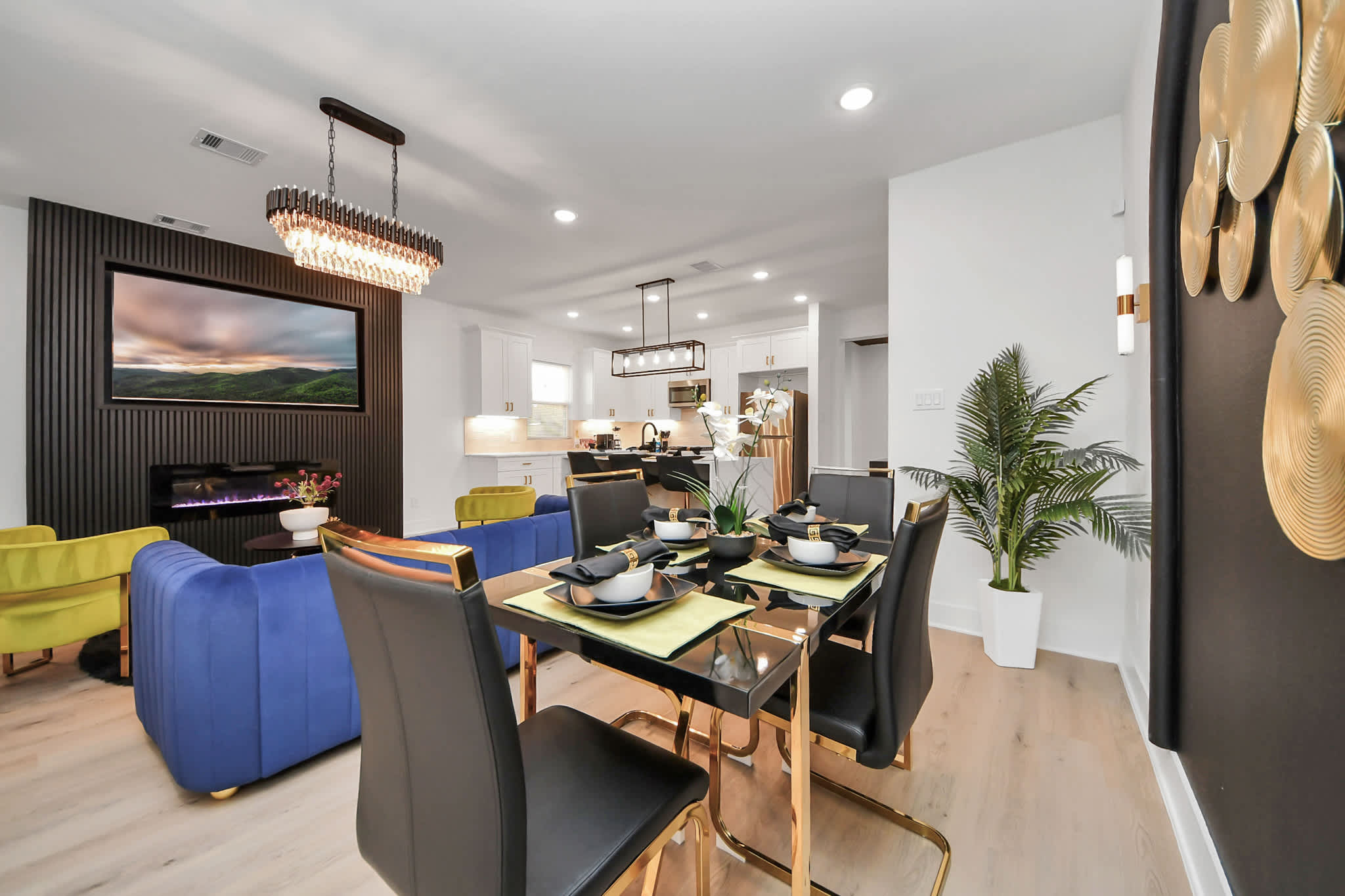 Luxury 3BR Retreat in Houston 5