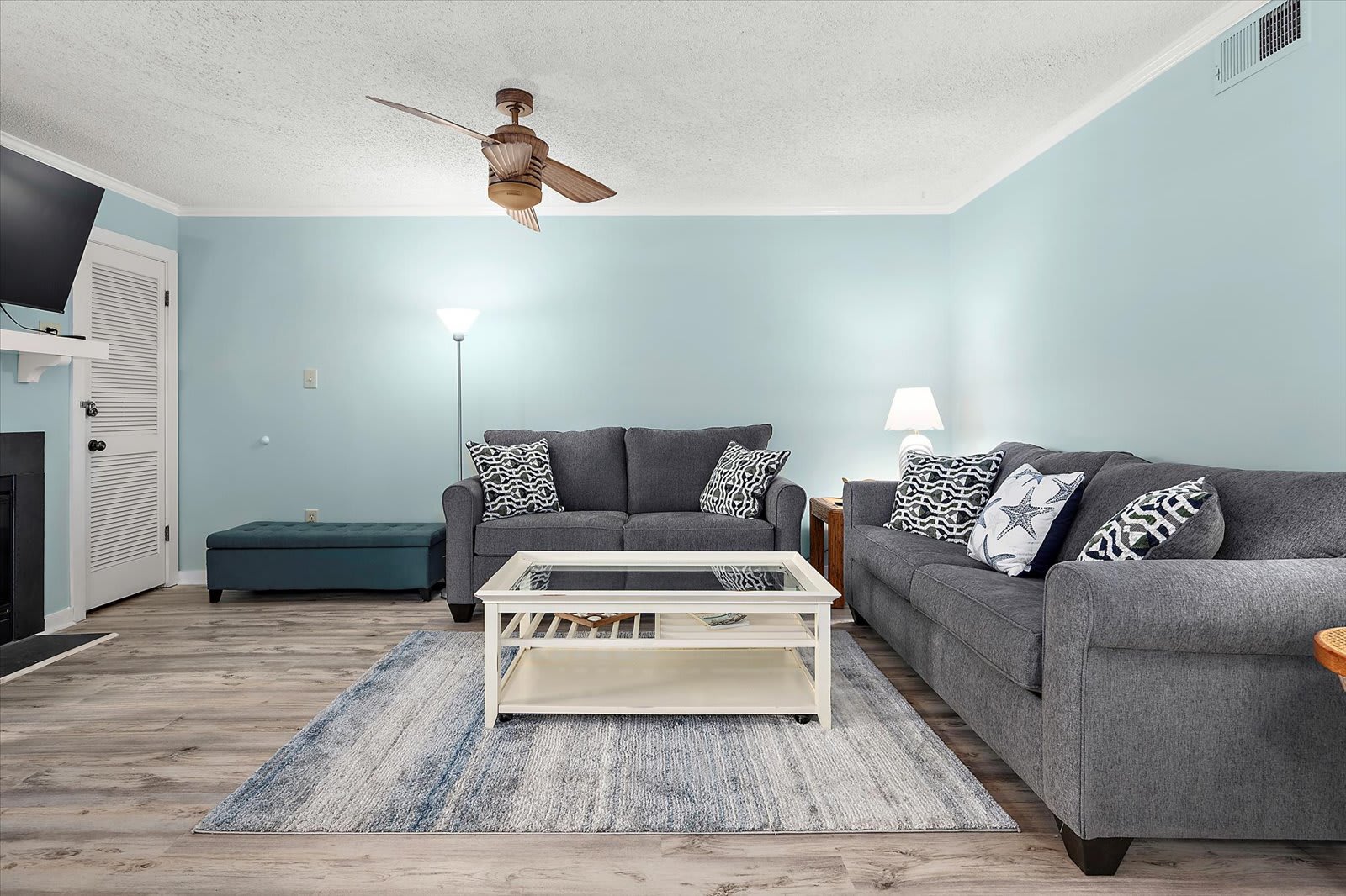 Two Bedroom Condo w Pool and Short Walk to Beach | Photo 2