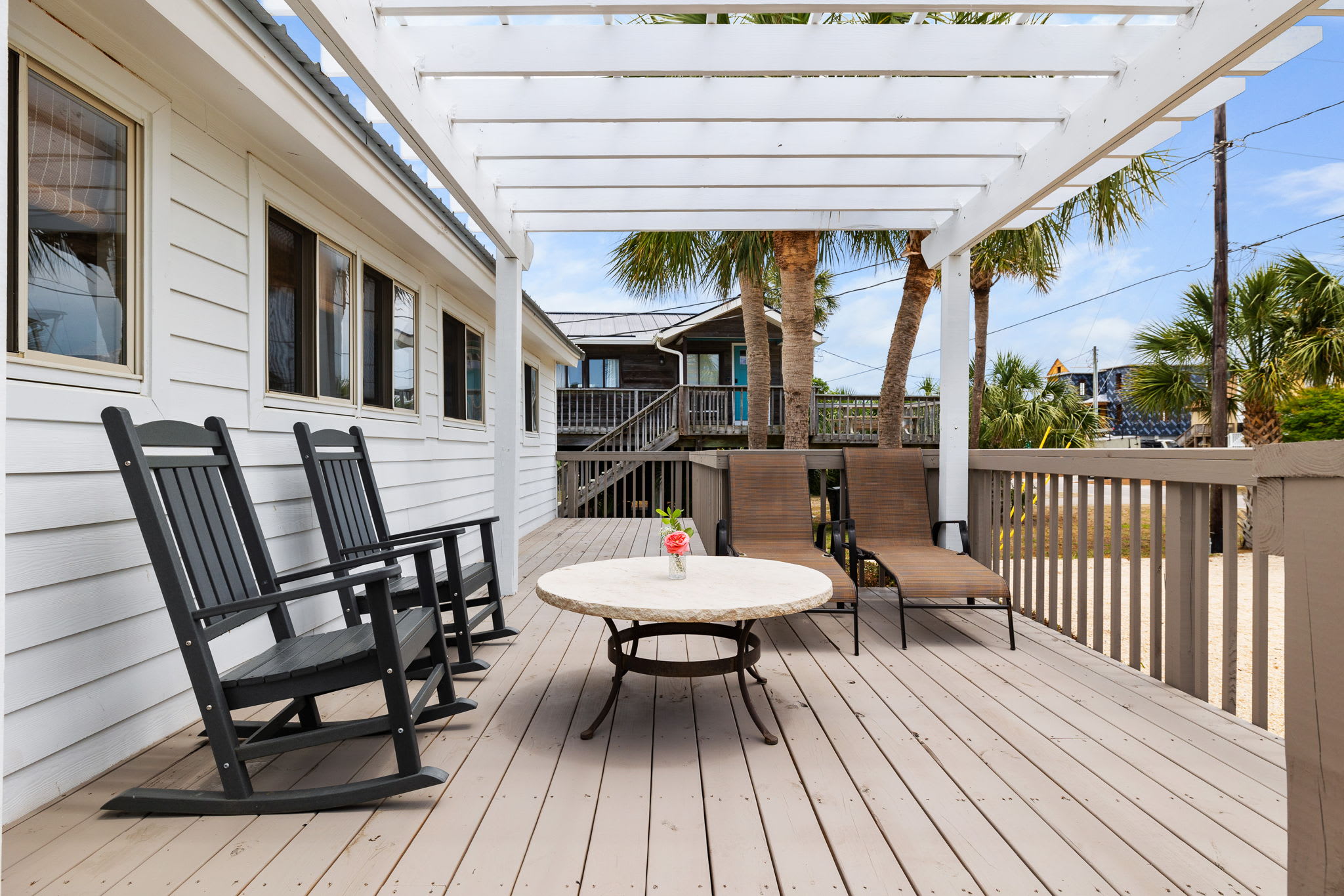 Front porch with seating for your group!
