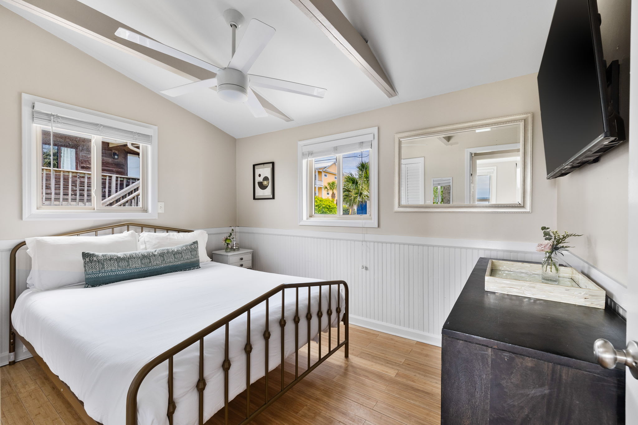 Bedroom #2: Queen Bed