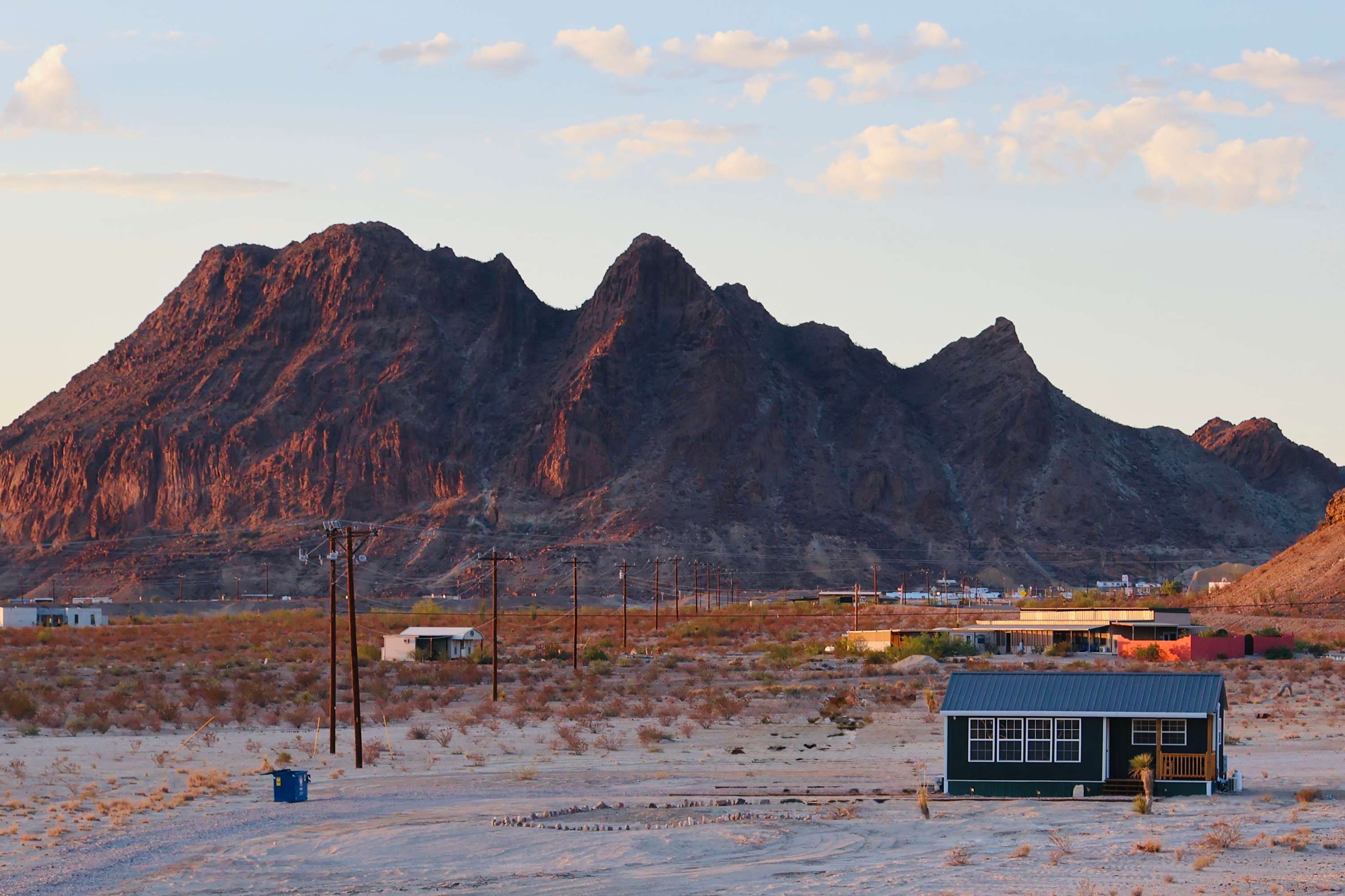MJ's Cabin. Private cabin just 3.5 miles from BBNP — Terlingua, TX — vacation rental