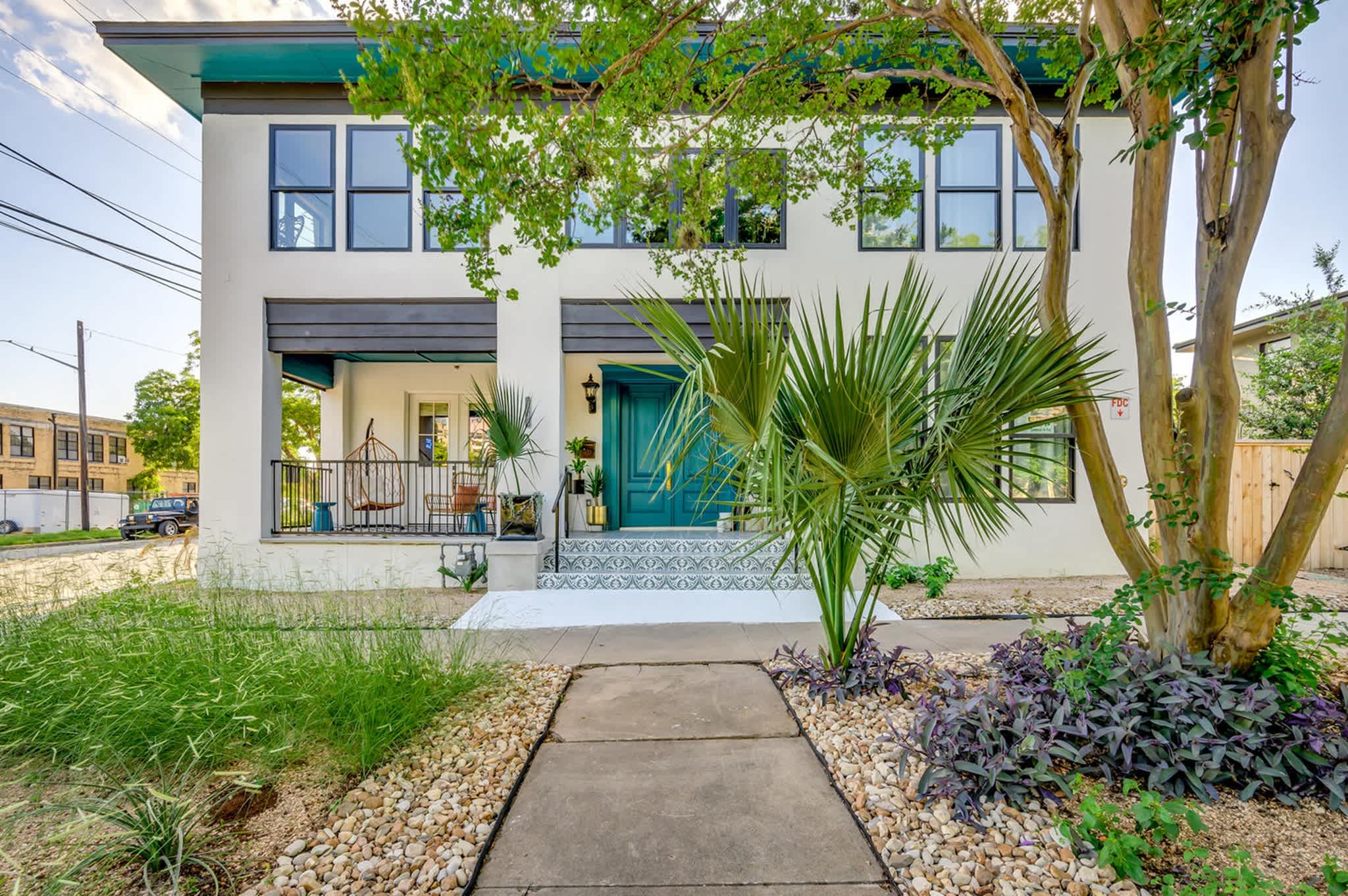 Historic B B in Heart of ATX 3 Suites Sleeps 10