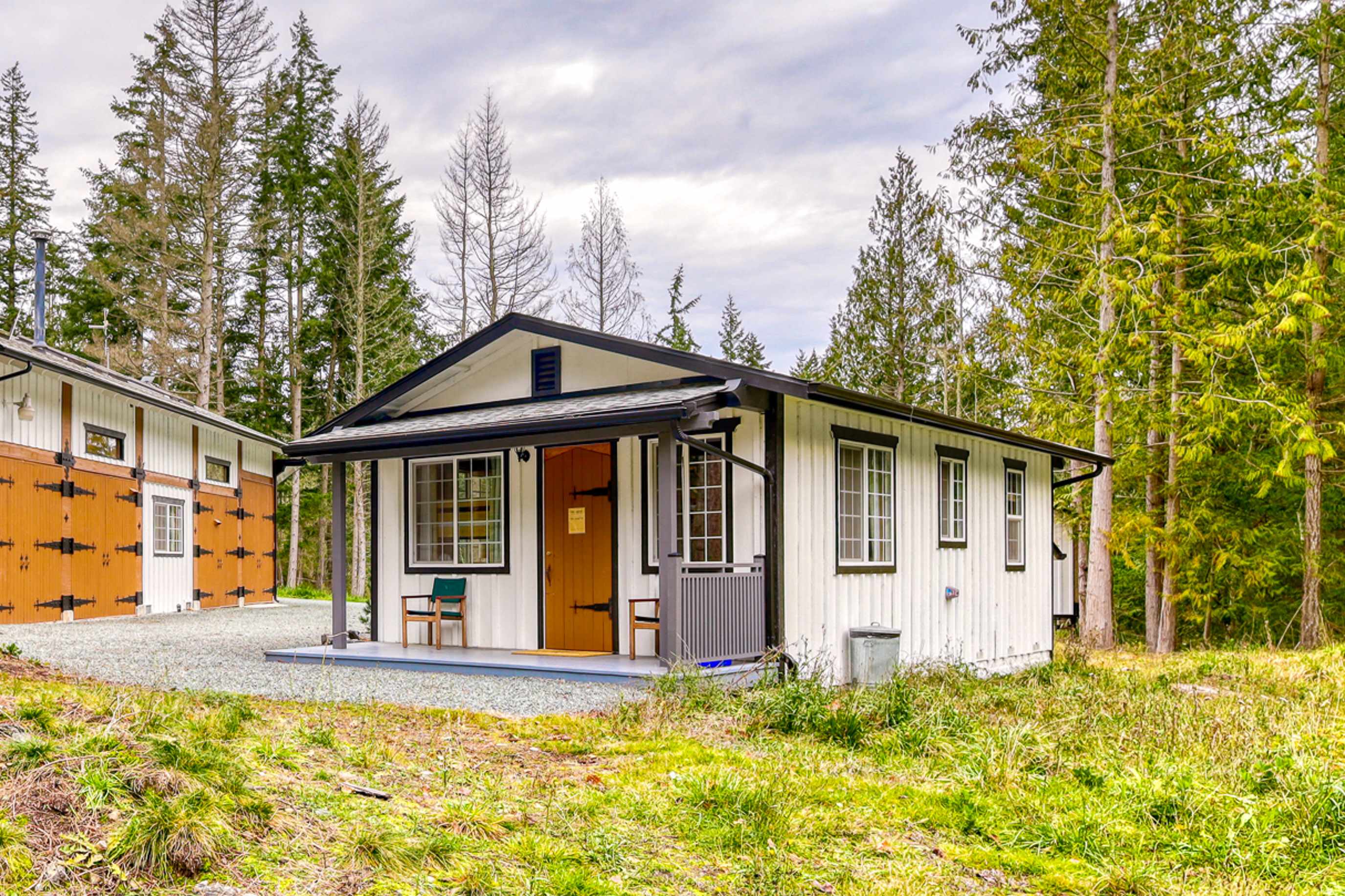Tranquil Retreat And Forest Trails - Charming Off-grid Bungalow - Whidbey Island, WA