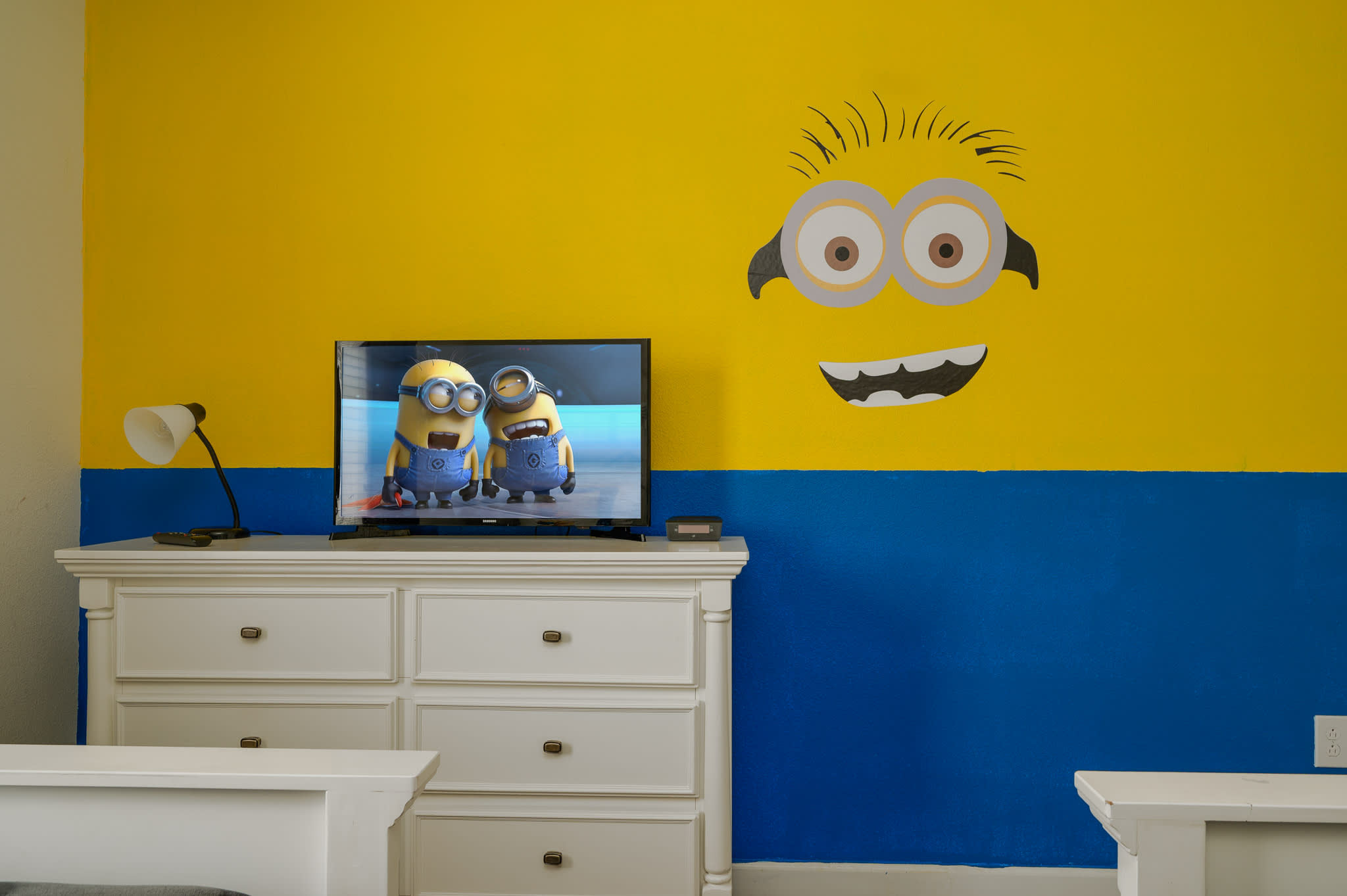 Spacious home w/private pool & BBQ near Disney