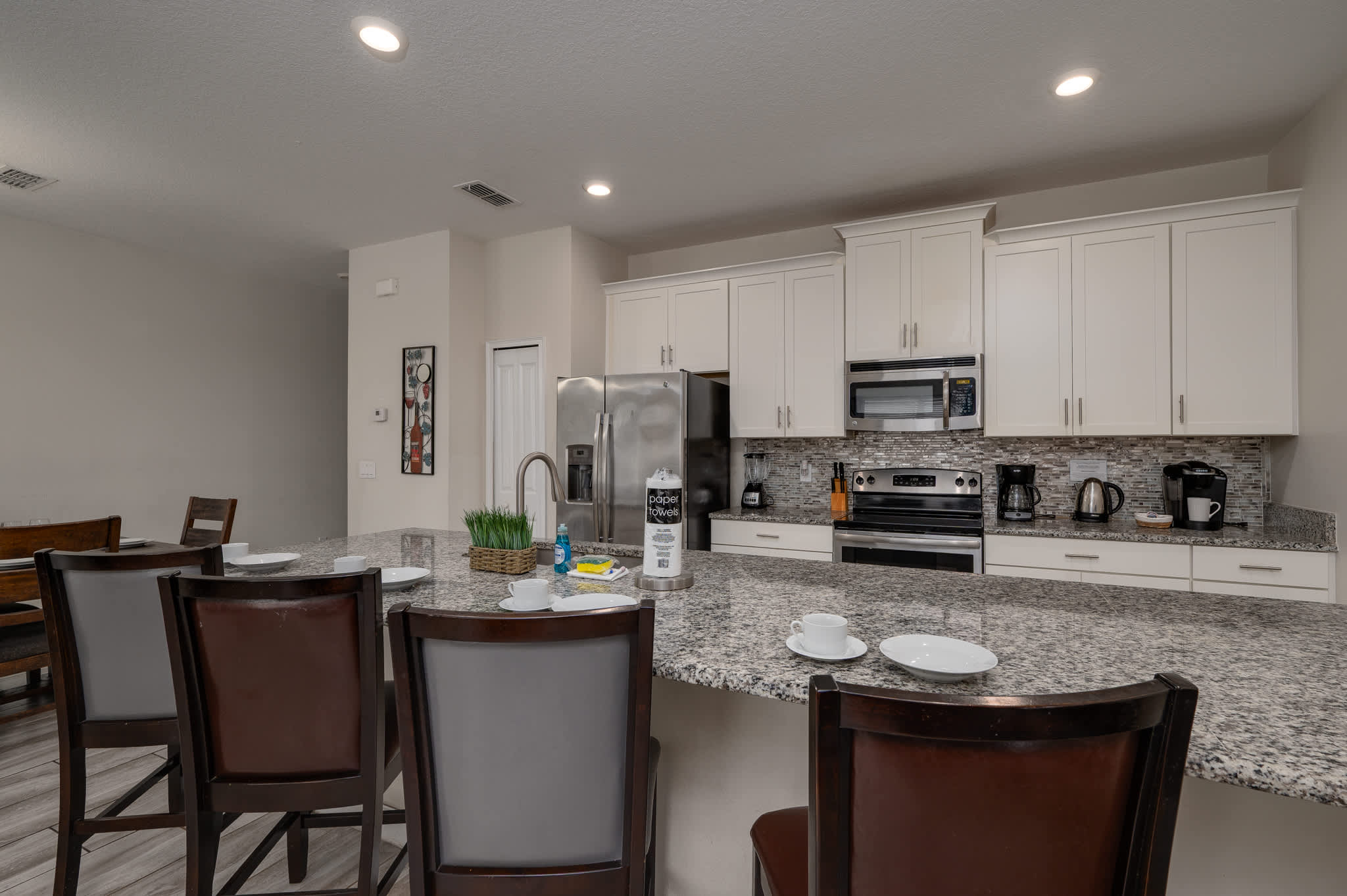 Spacious home w/private pool & BBQ near Disney