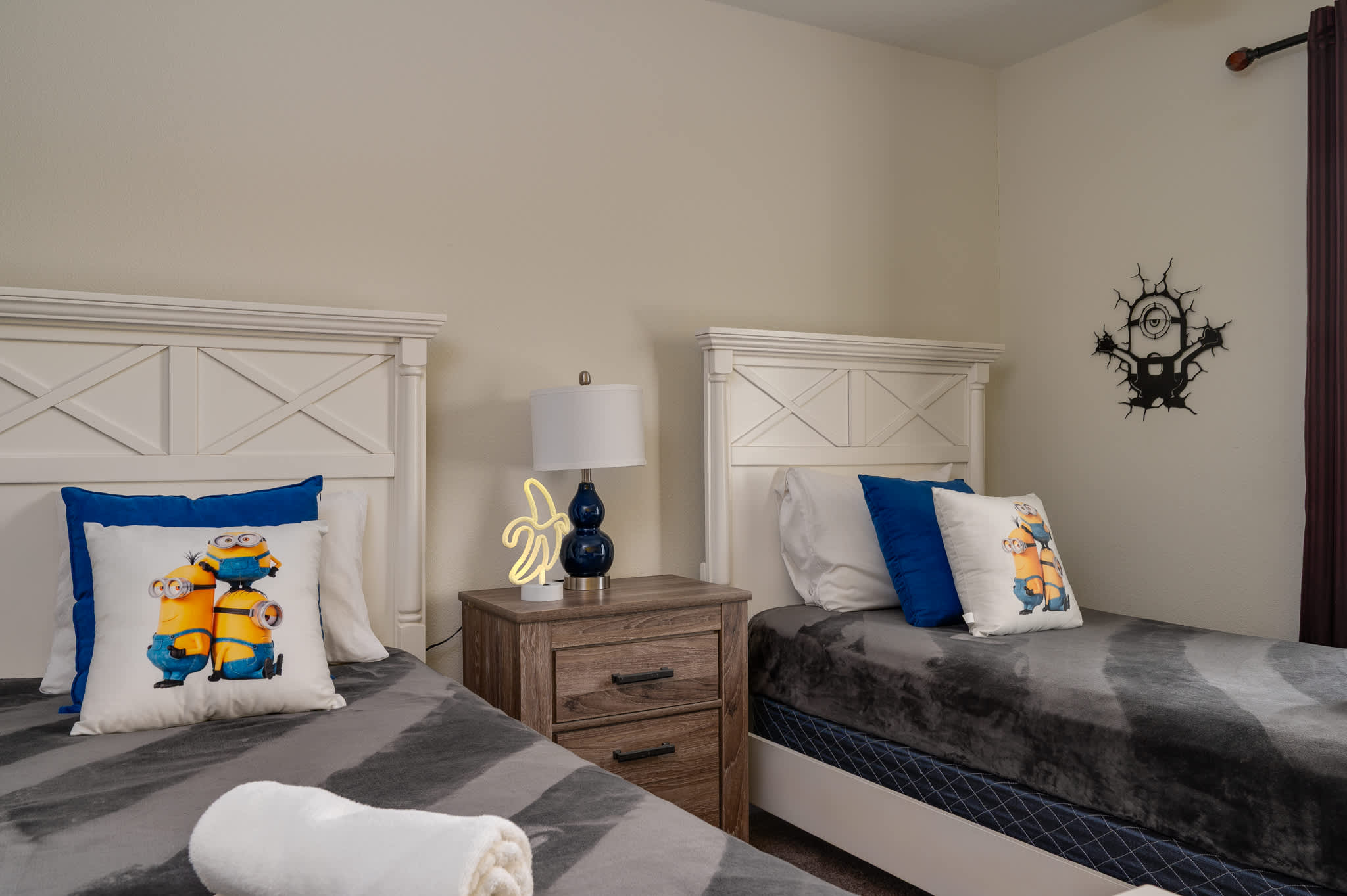 Spacious home w/private pool & BBQ near Disney