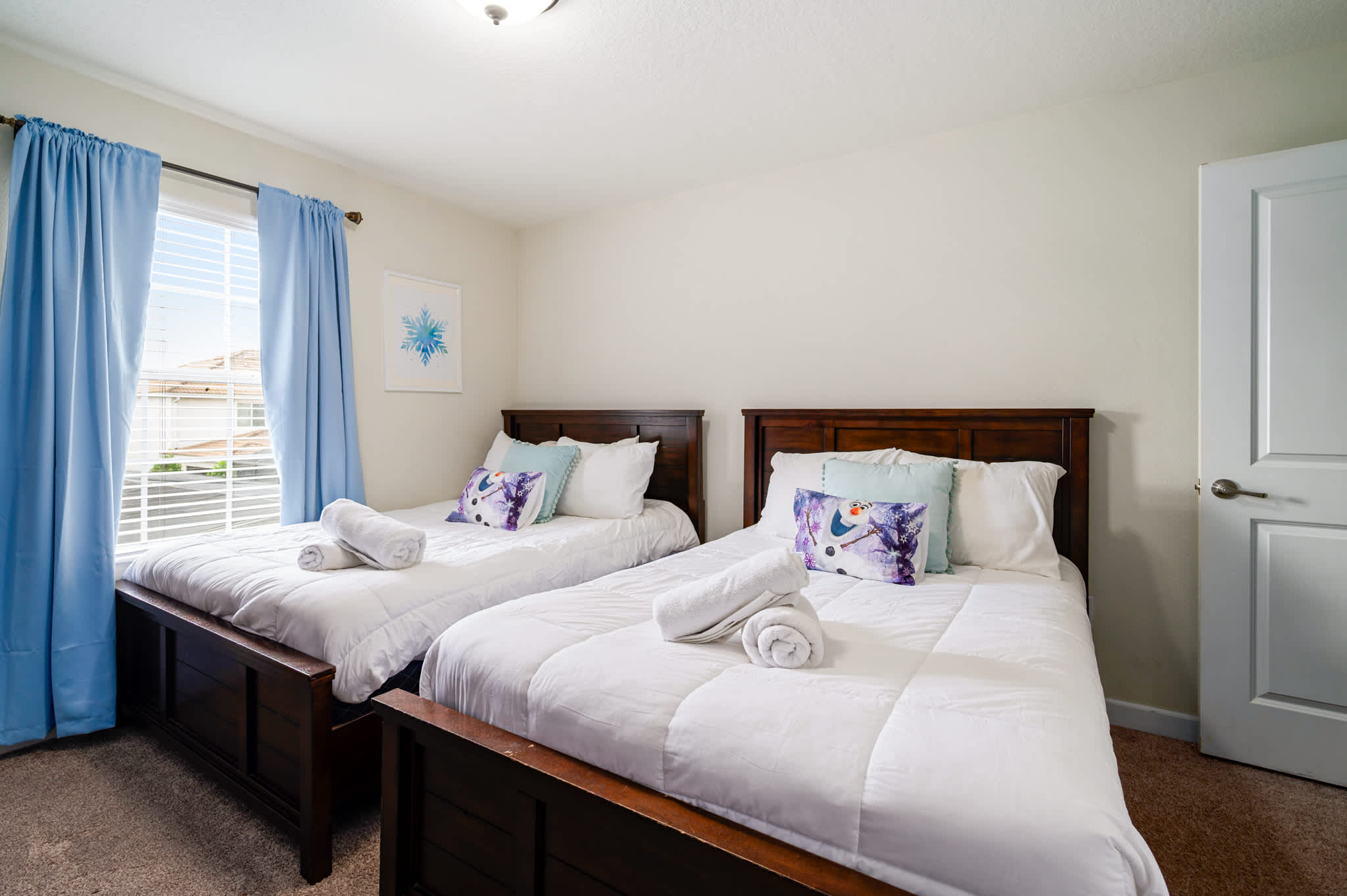 Spacious home w/private pool & BBQ near Disney