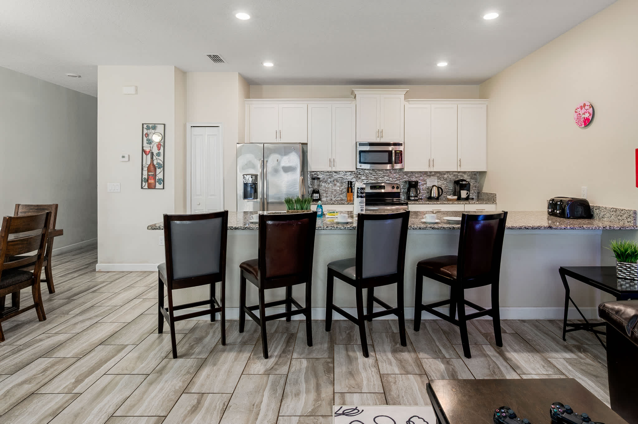 Spacious home w/private pool & BBQ near Disney