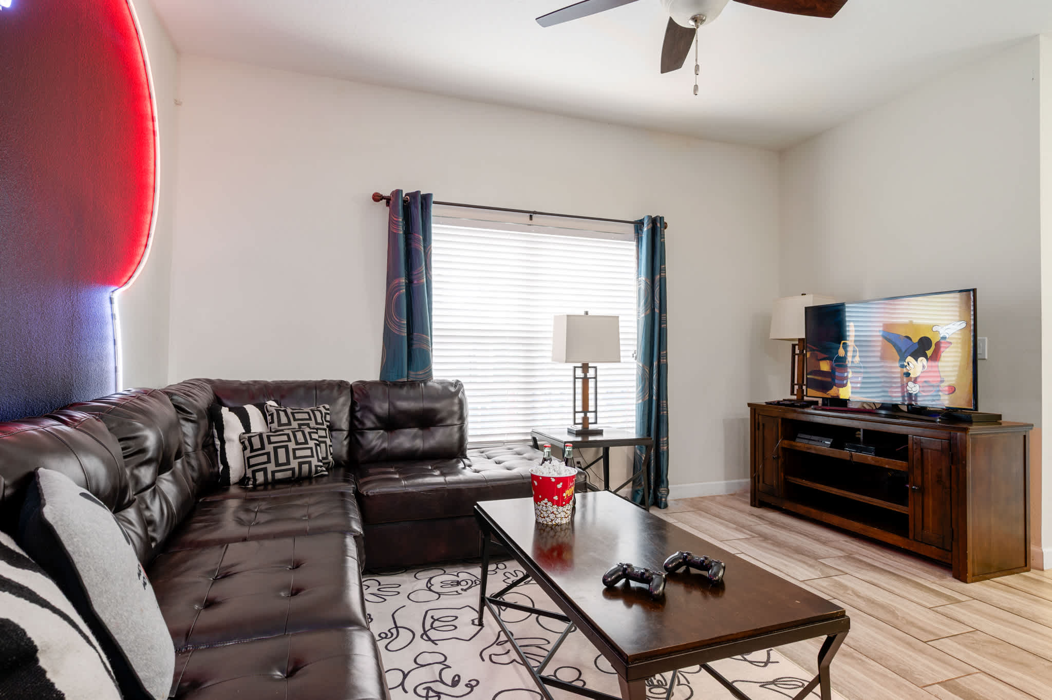Comfy living area :)