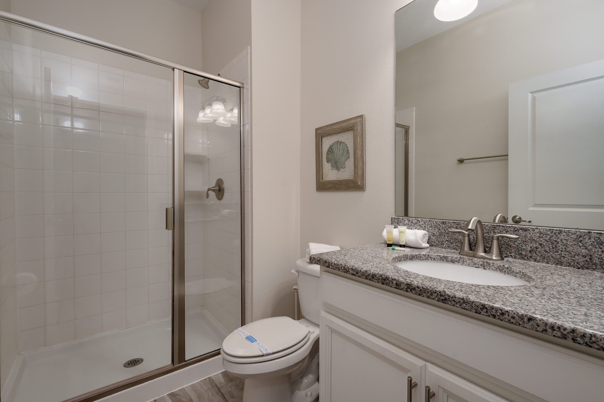 Spacious home w/private pool & BBQ near Disney