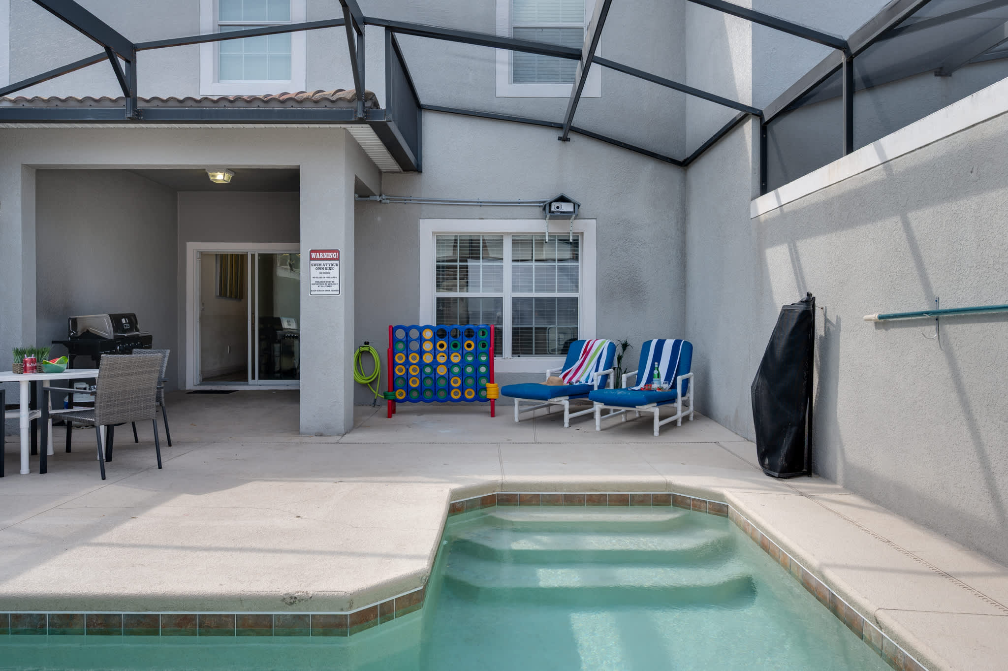 Outdoor area to grill some tasty treats and soak up the Florida sun!