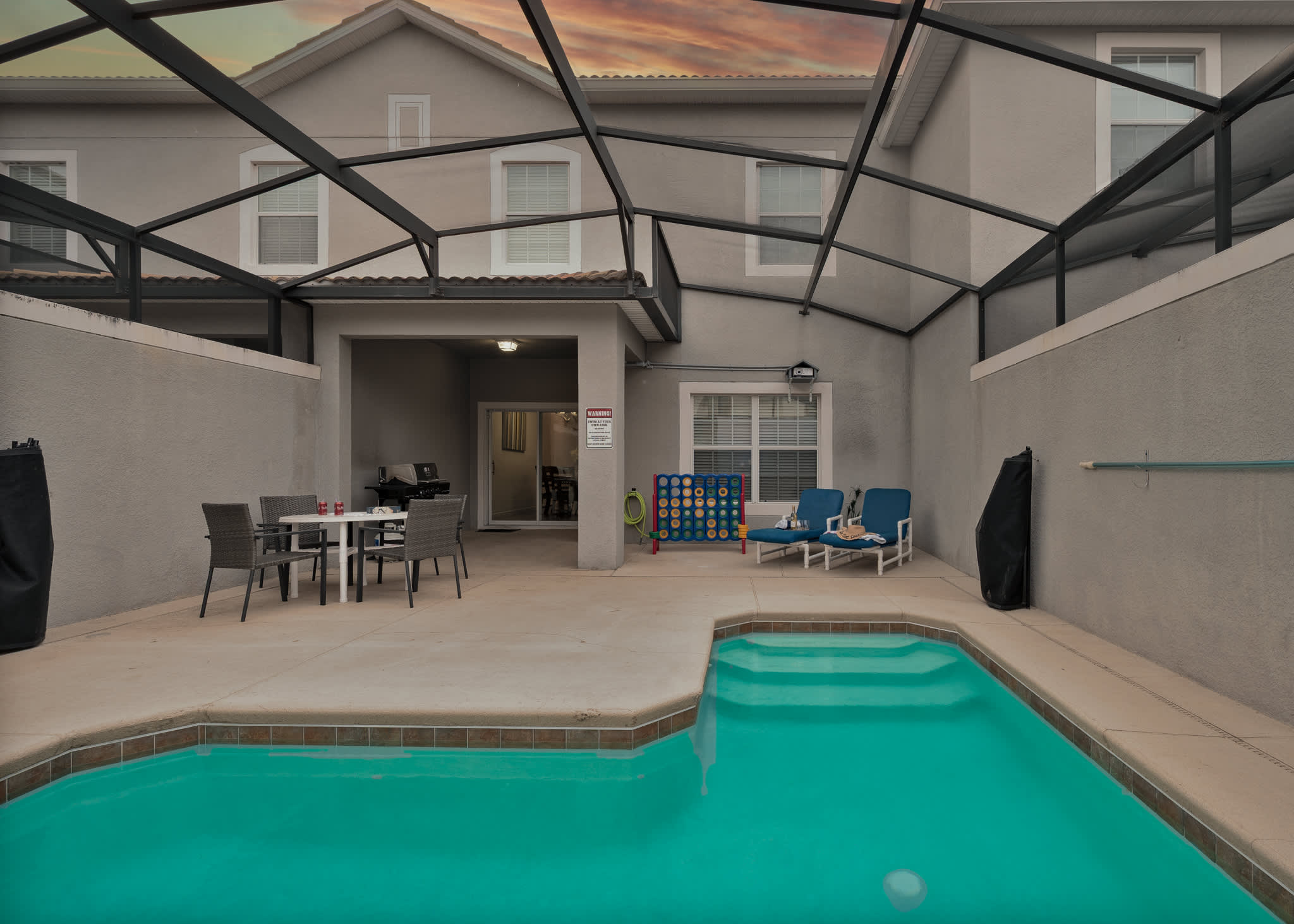 Spacious home w/private pool & BBQ near Disney