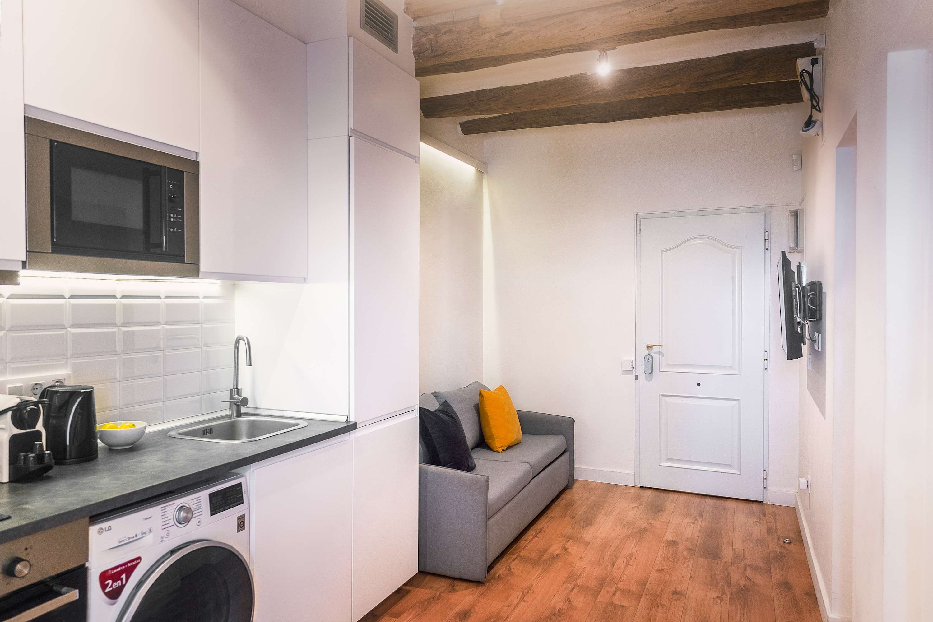 Vibe | 2-Bedroom Apartment — L'Hospitalet de Llobregat, Catalunya — vacation rental