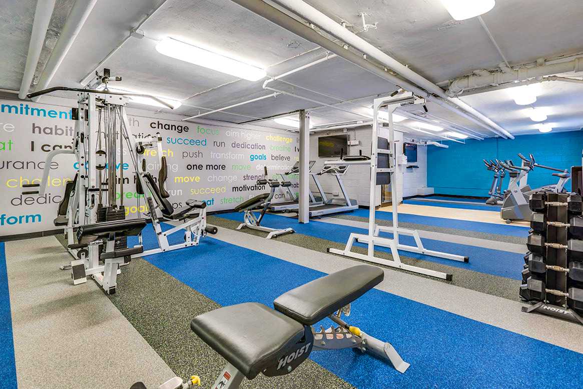 Executive-Friendly Apt in Old Town North | Gym