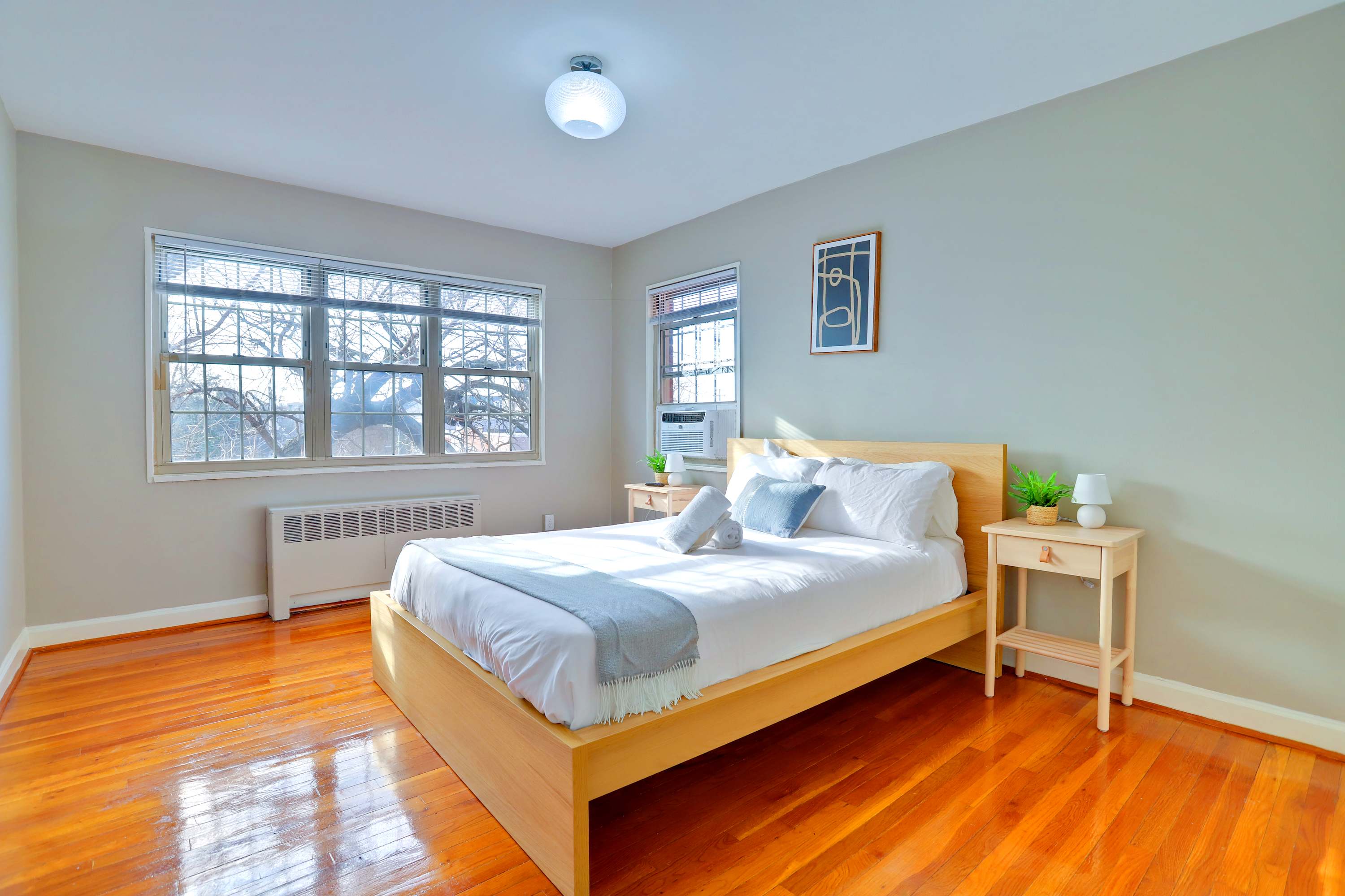 Executive-Friendly Apt in Old Town North | Gym
