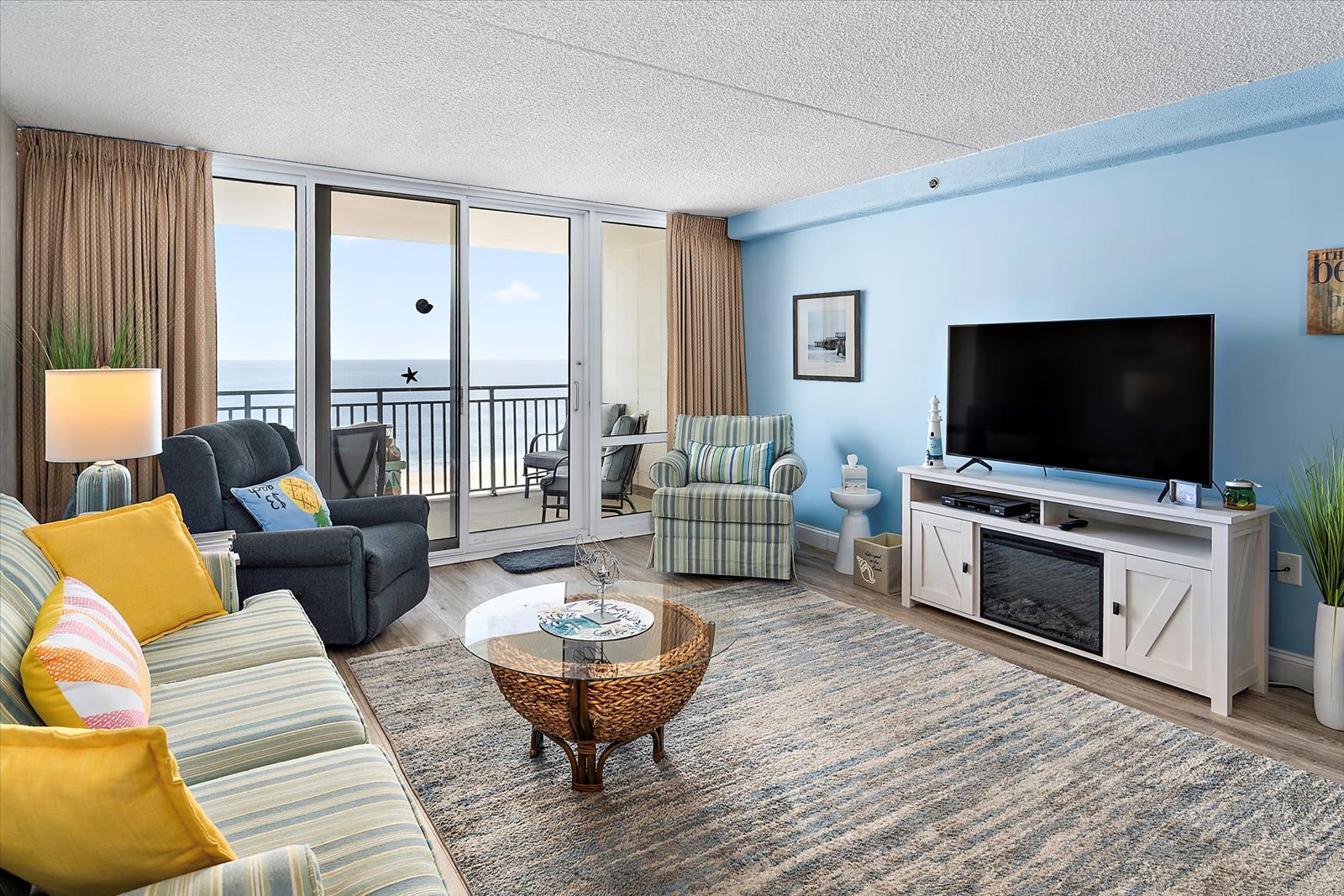 Two Bedroom Oceanfront Condo w Awesome Amenities