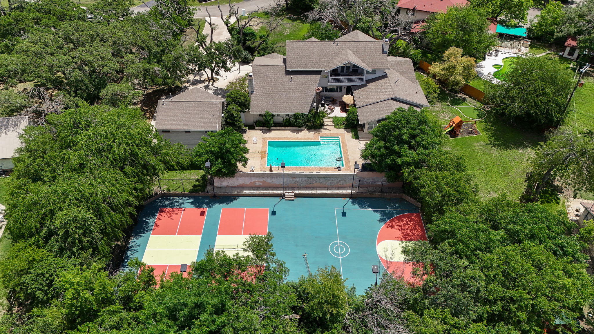 Huge Pickleball Mansion~Sleeps 26~Pool & Hot Tub — San Antonio, TX — vacation rental
